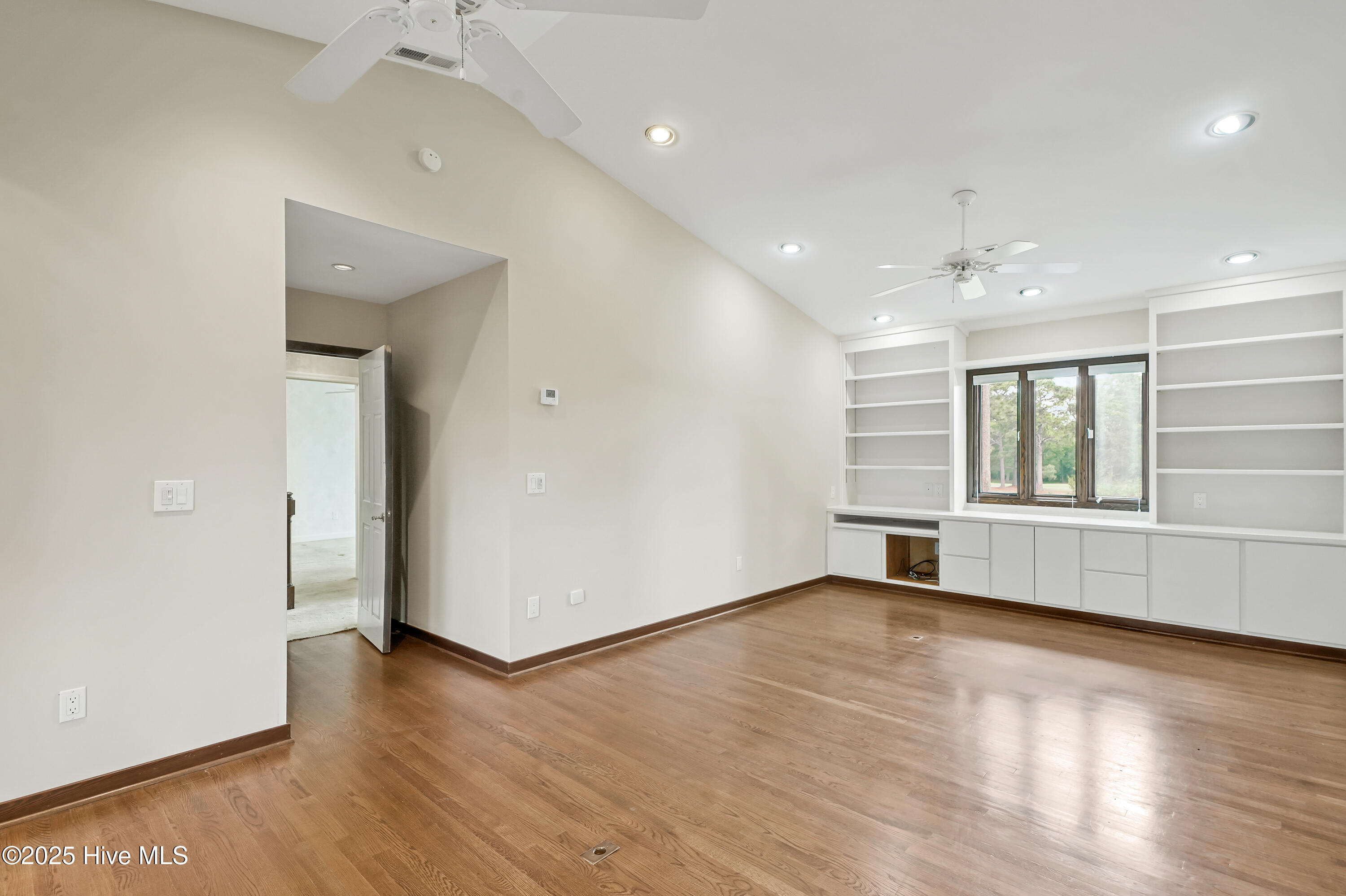906RobertELeeDrive-30