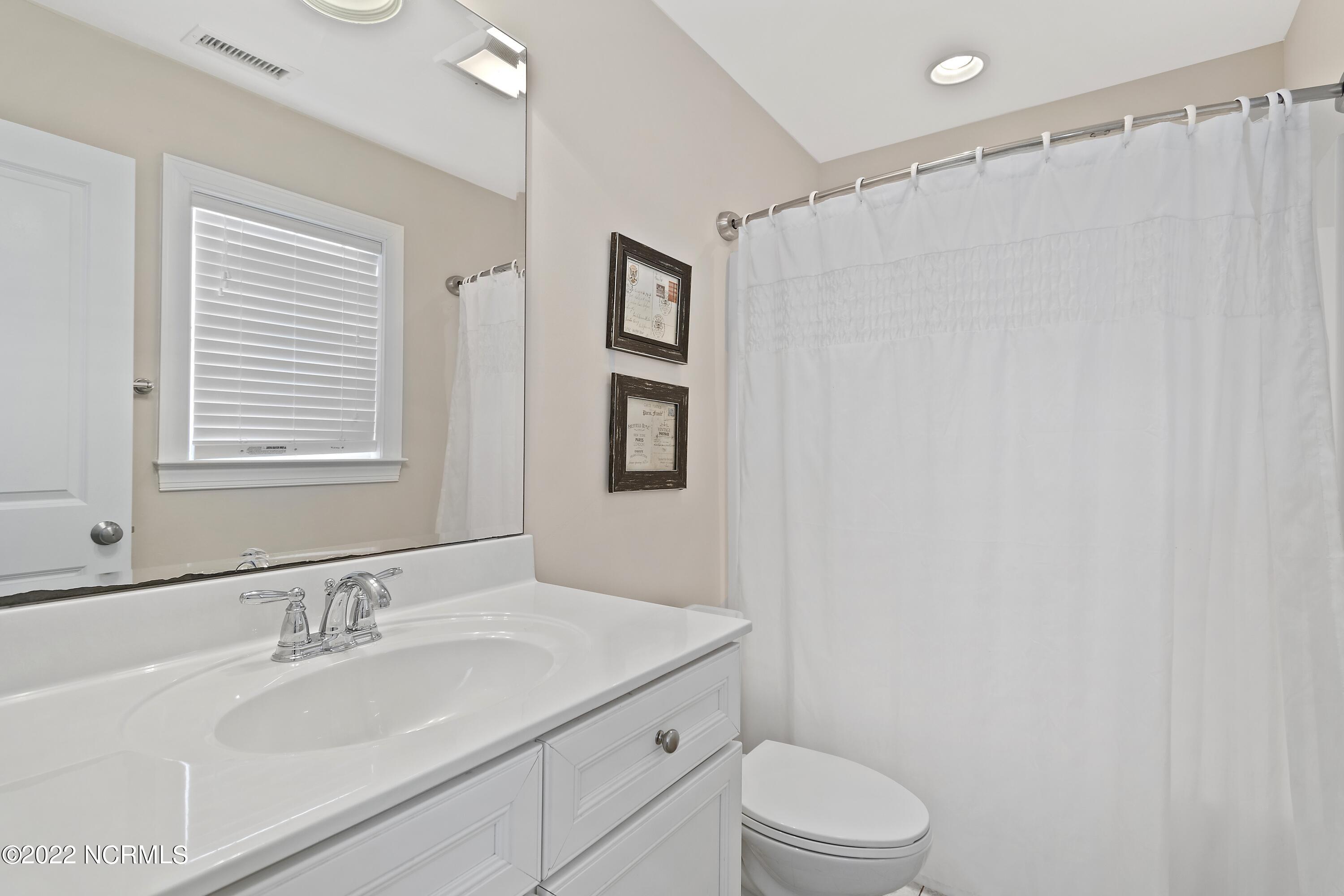 100535231 | Photo 30