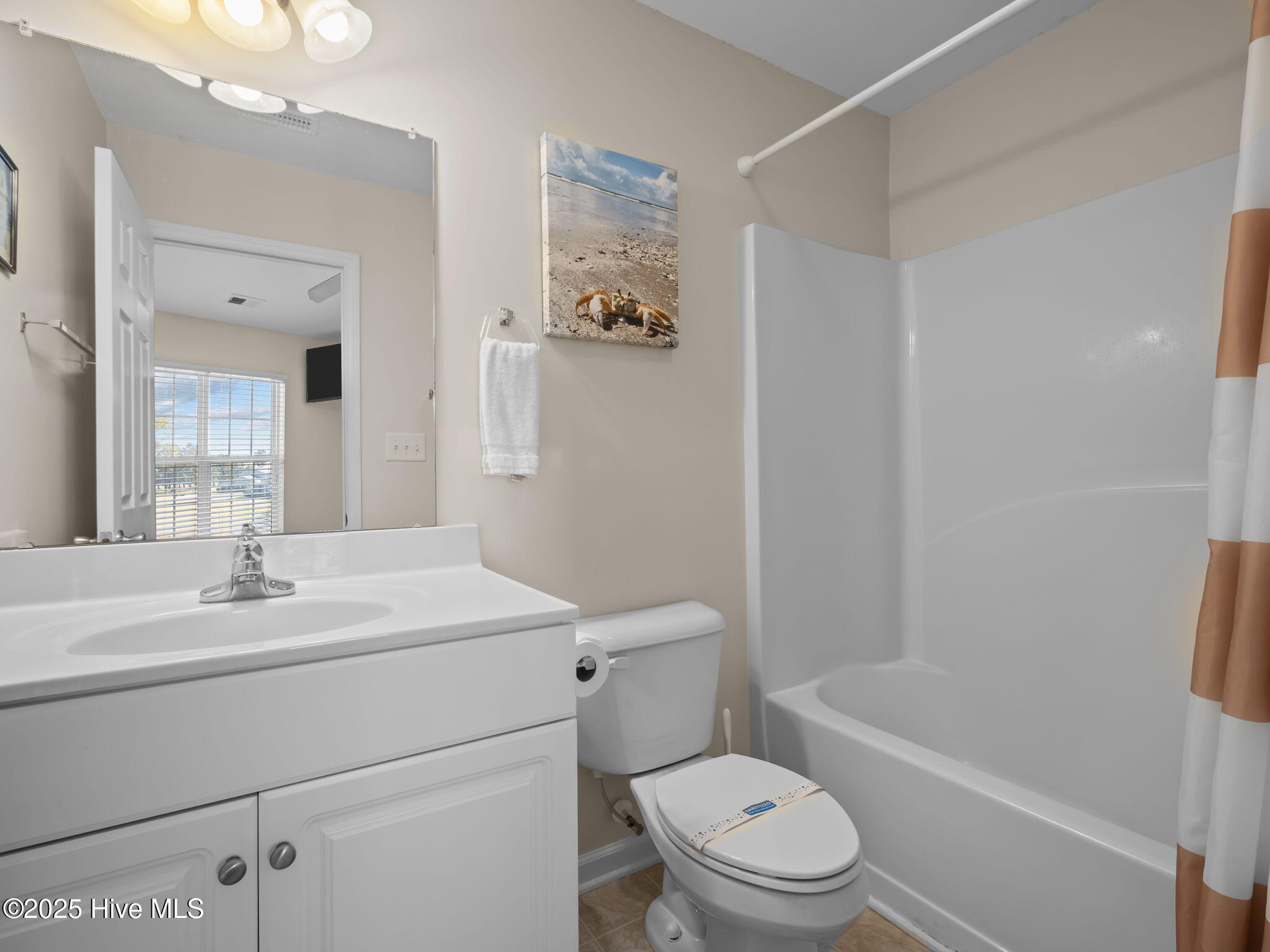 100542143 | Photo 23