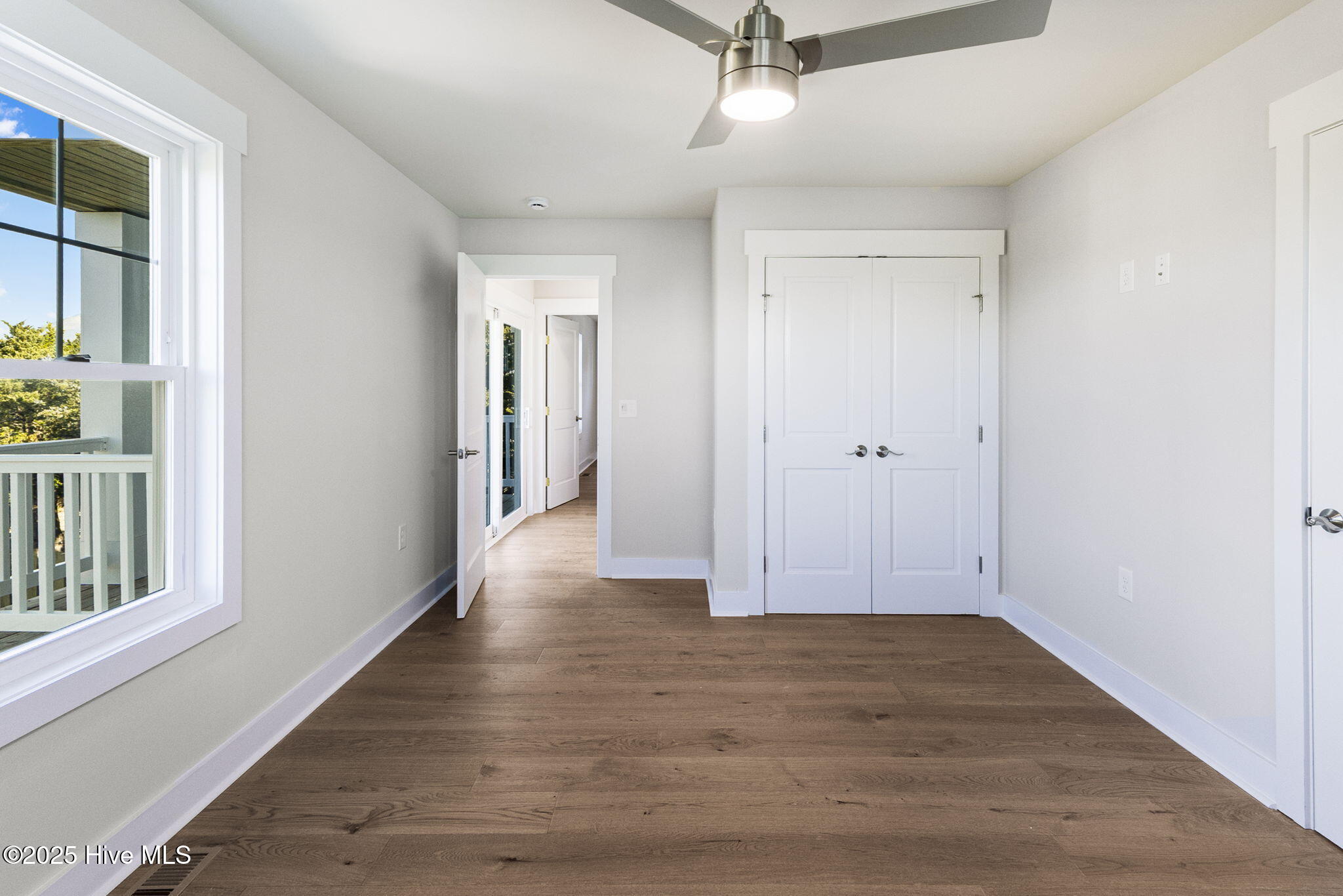 100522656 | Photo 47