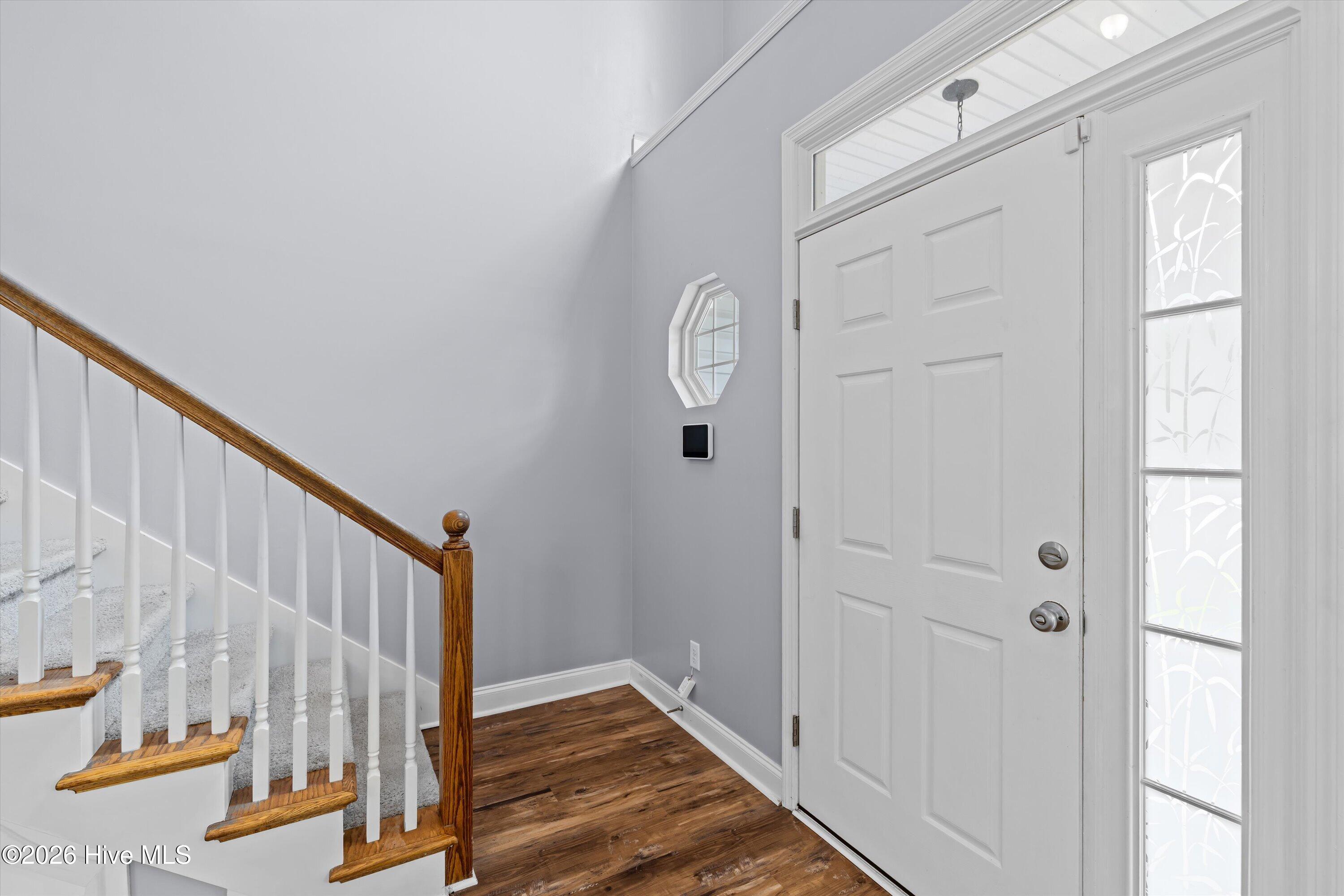 2-story foyer