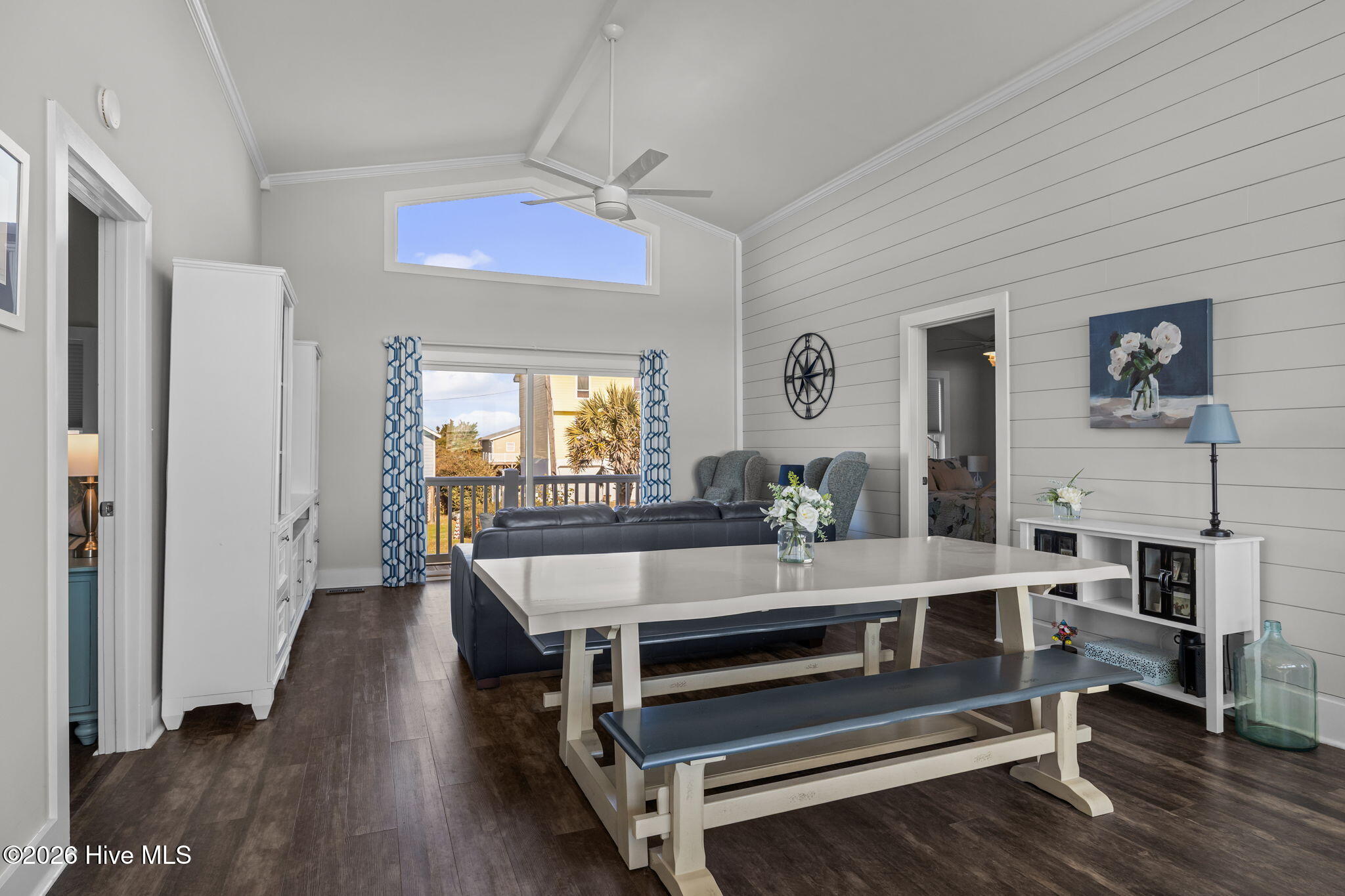 100552483 | Photo 28