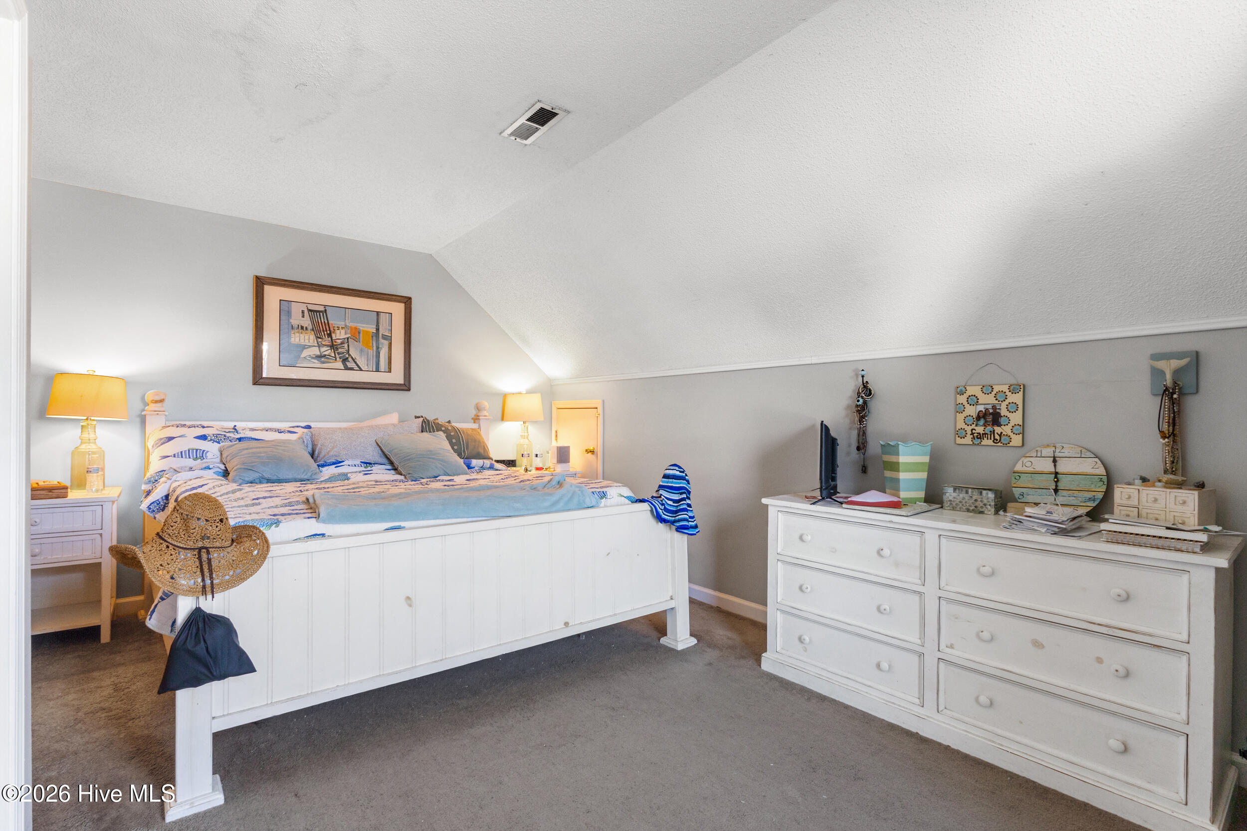 100555069 | Photo 16