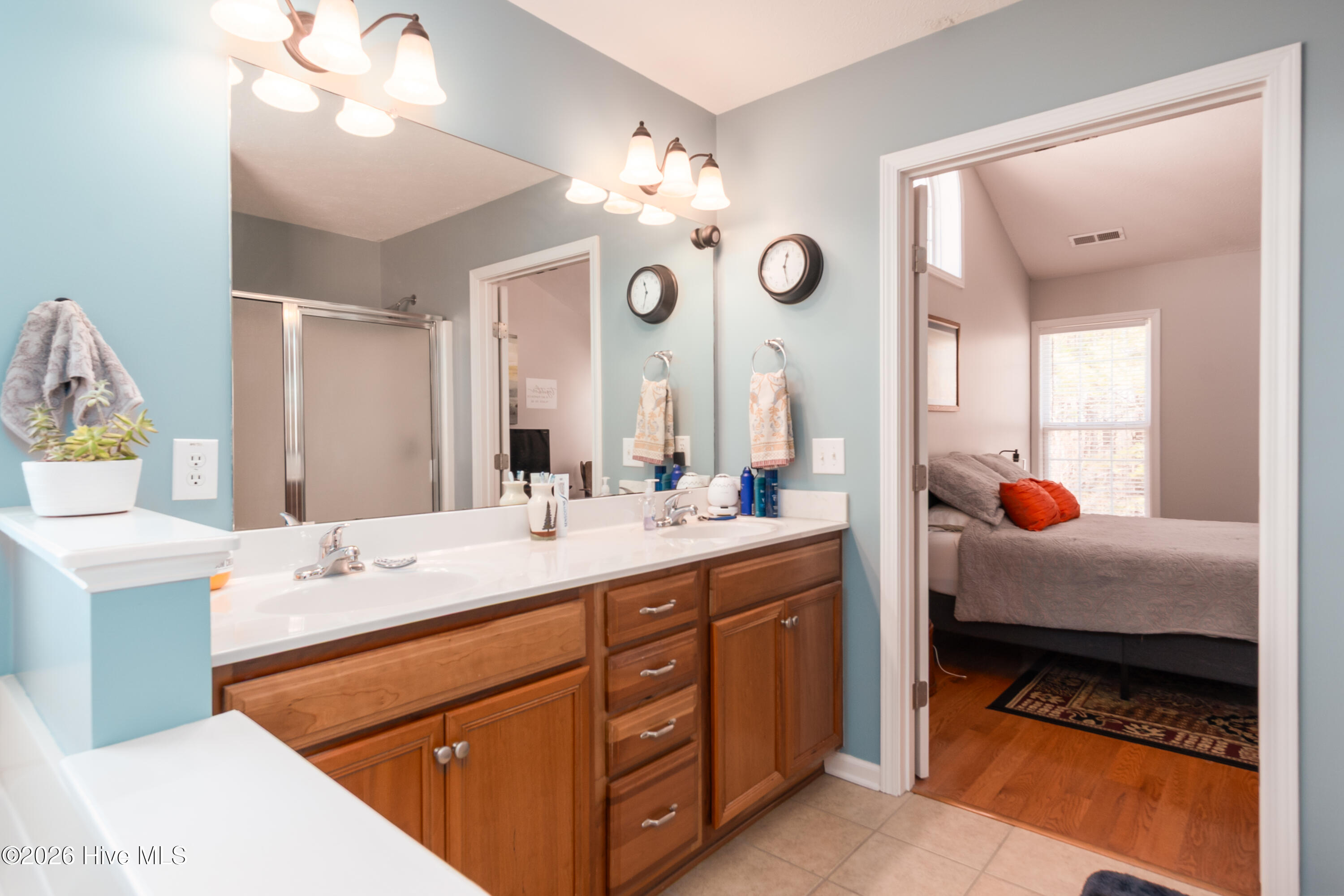 100569797 | Photo 35