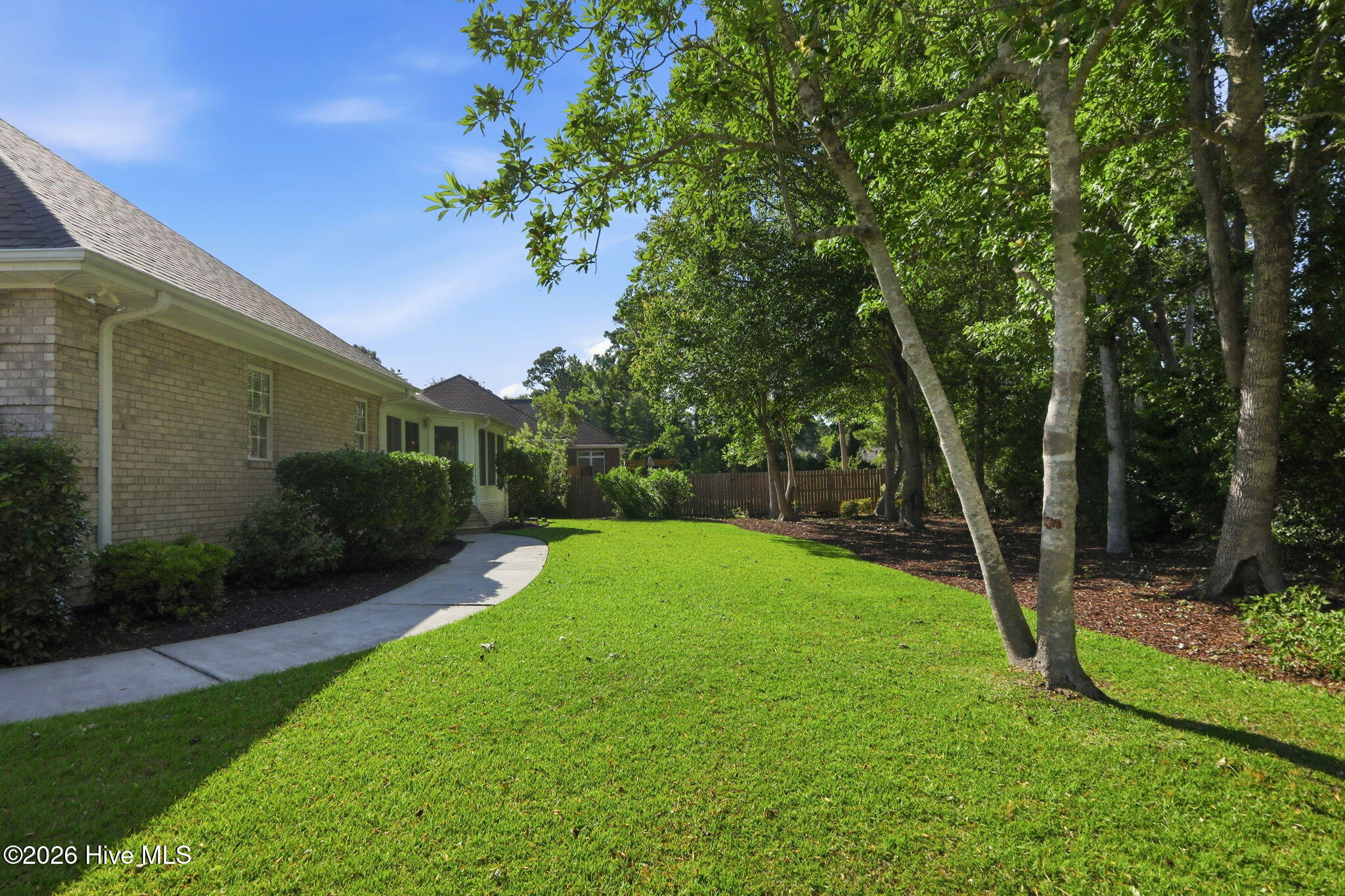411 Oakmont 