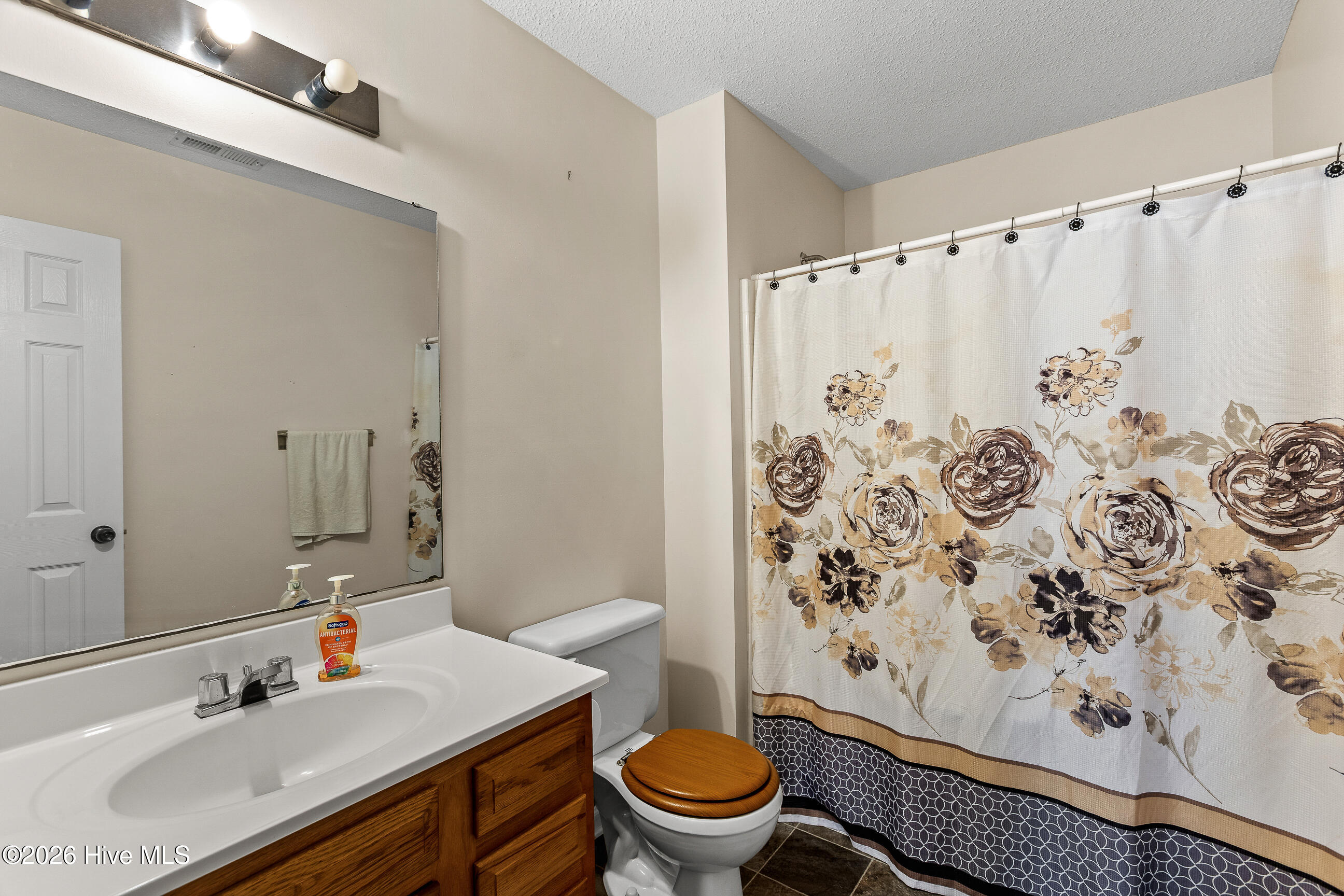 100562953 | Photo 13