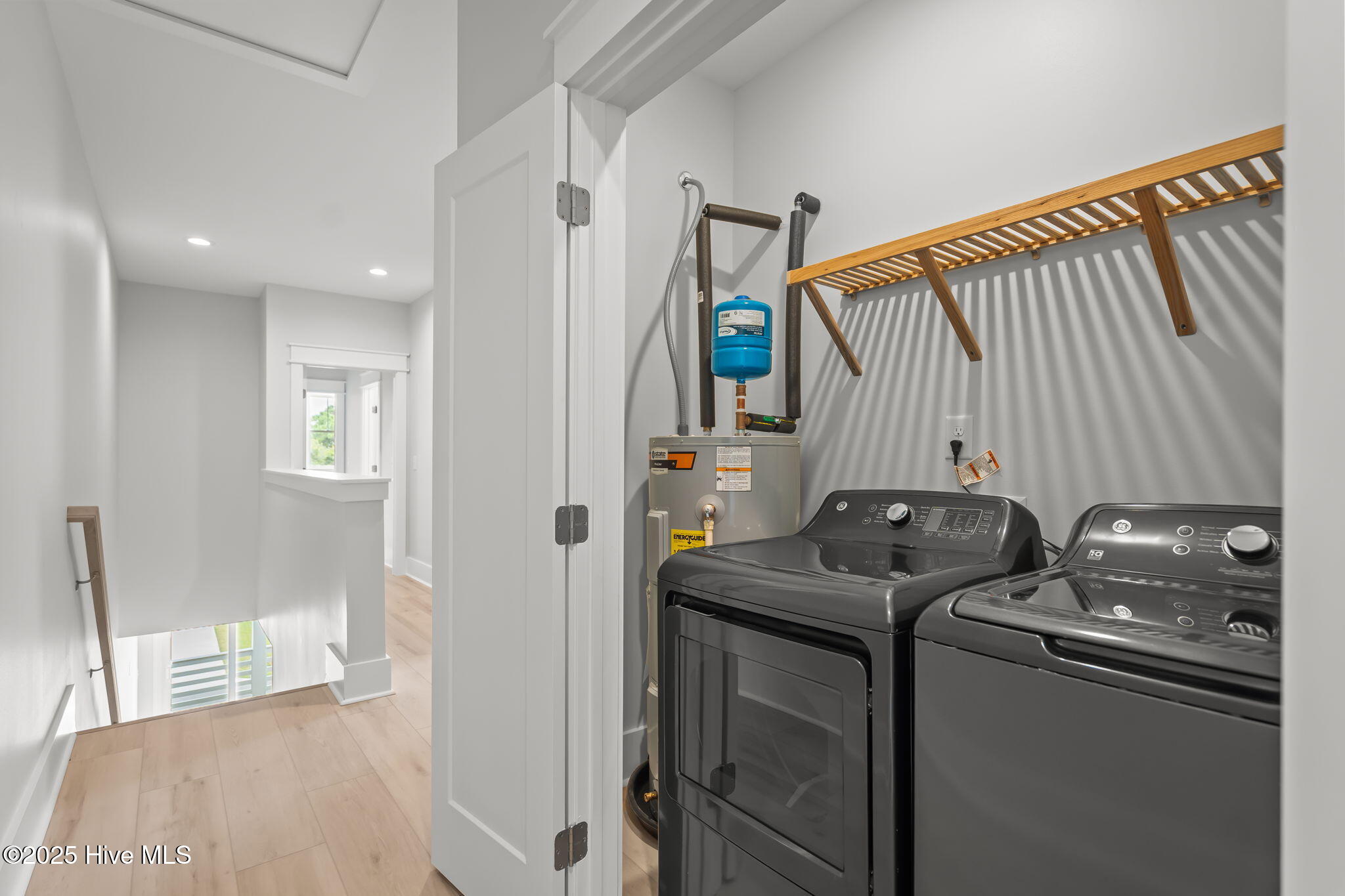 100537878 | Photo 34