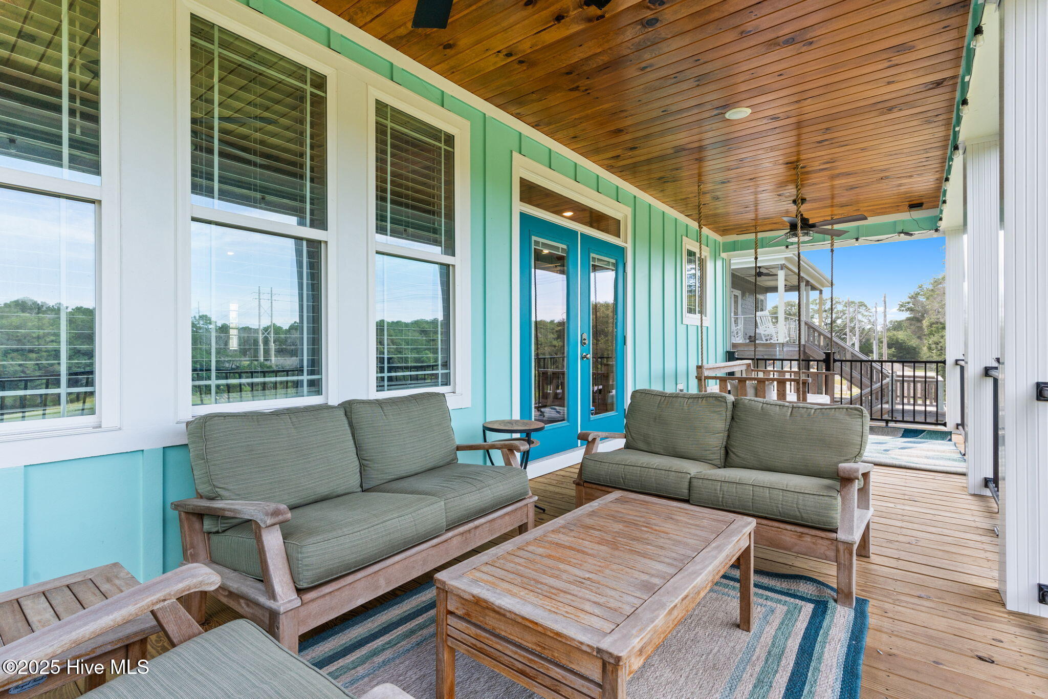 100527753 | Photo 26