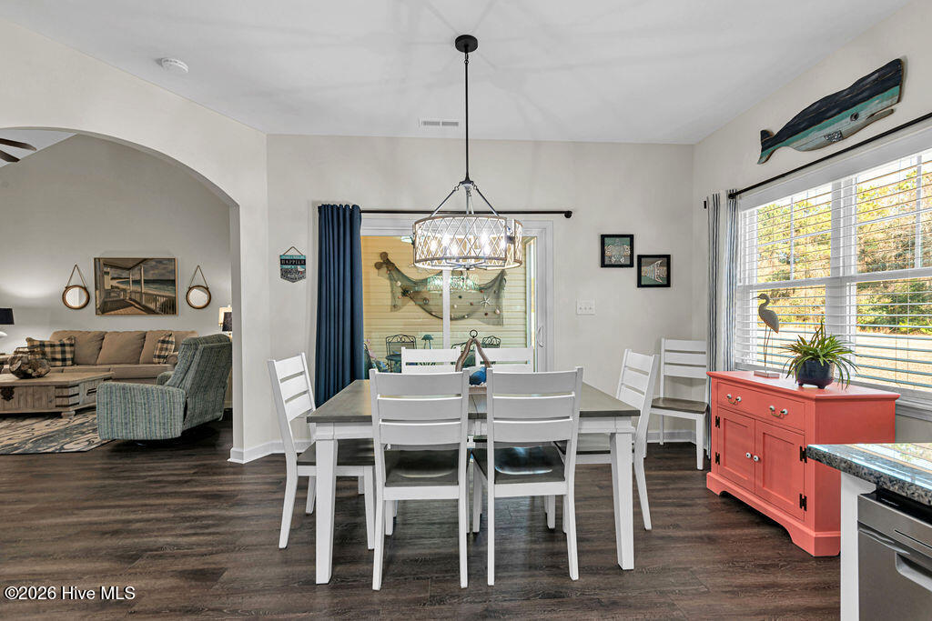 100552779 | Photo 11