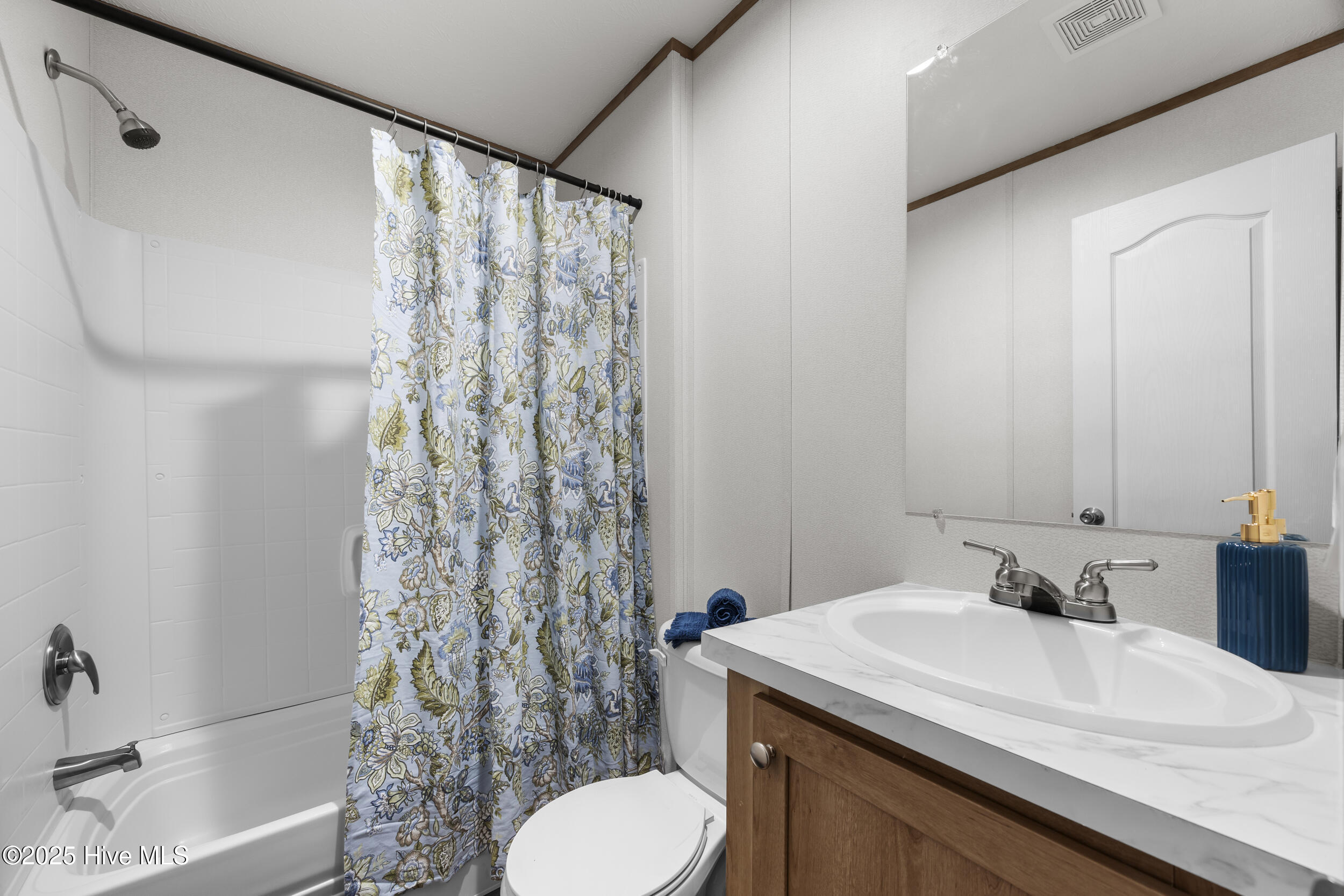 100546833 | Photo 25