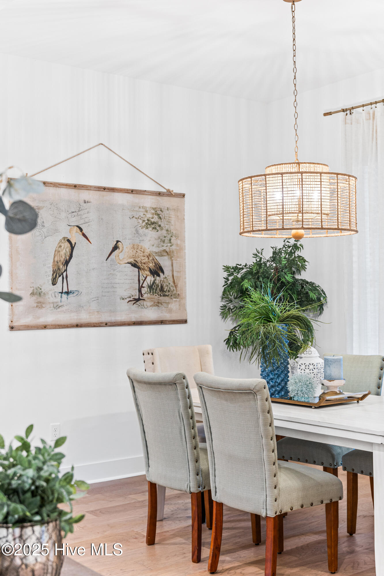 100537930 | Photo 24