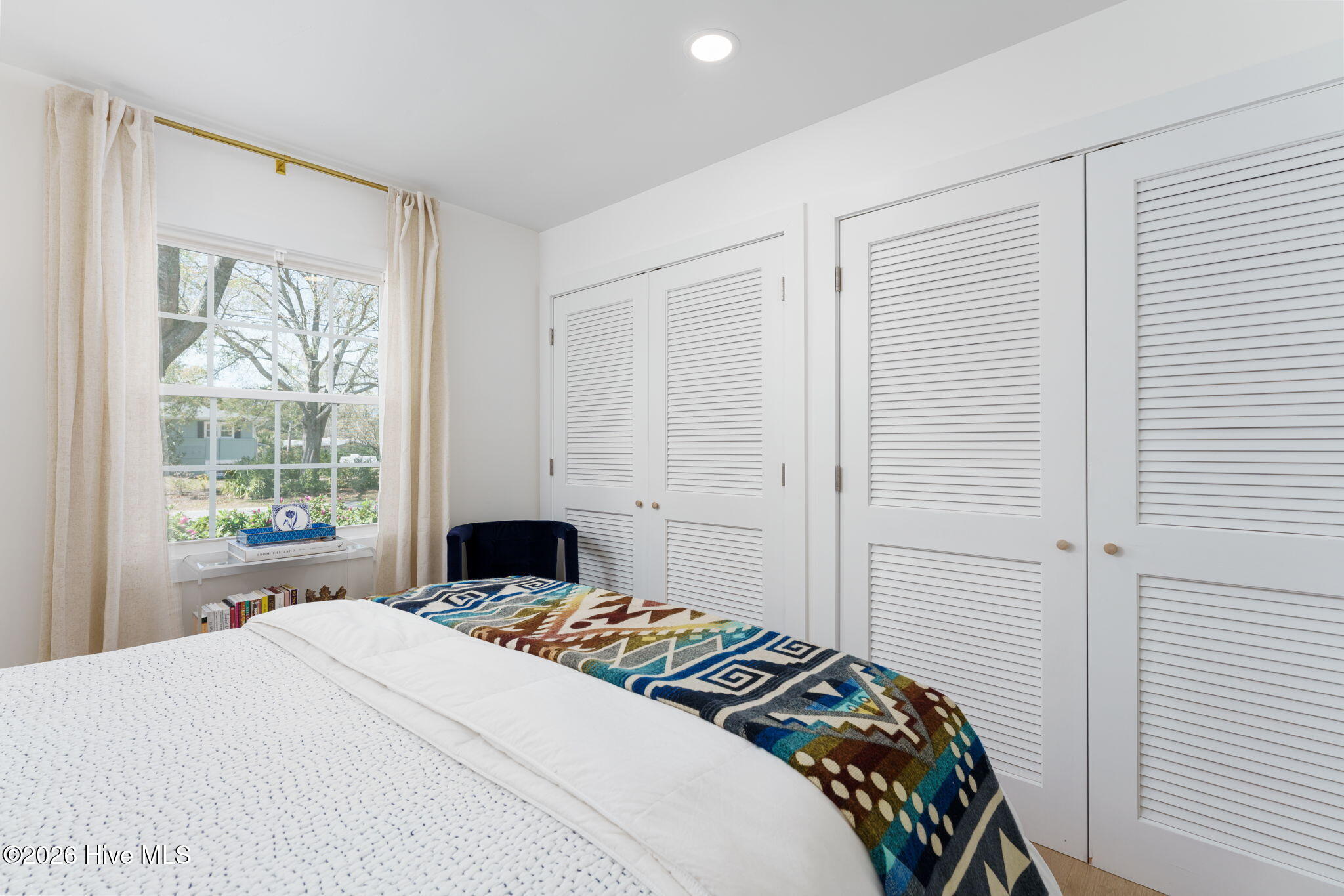 100561167 | Photo 26