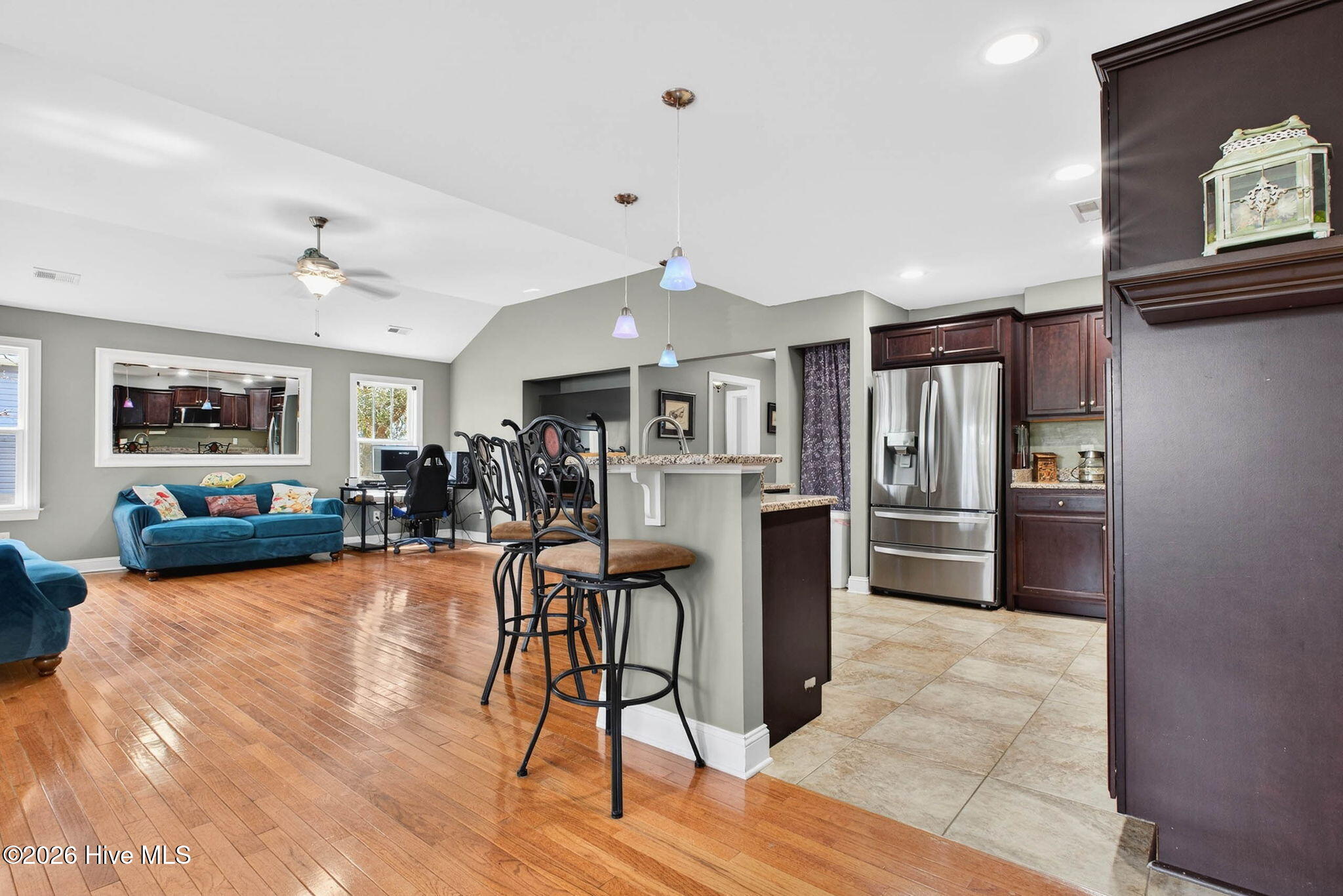 100561727 | Photo 10