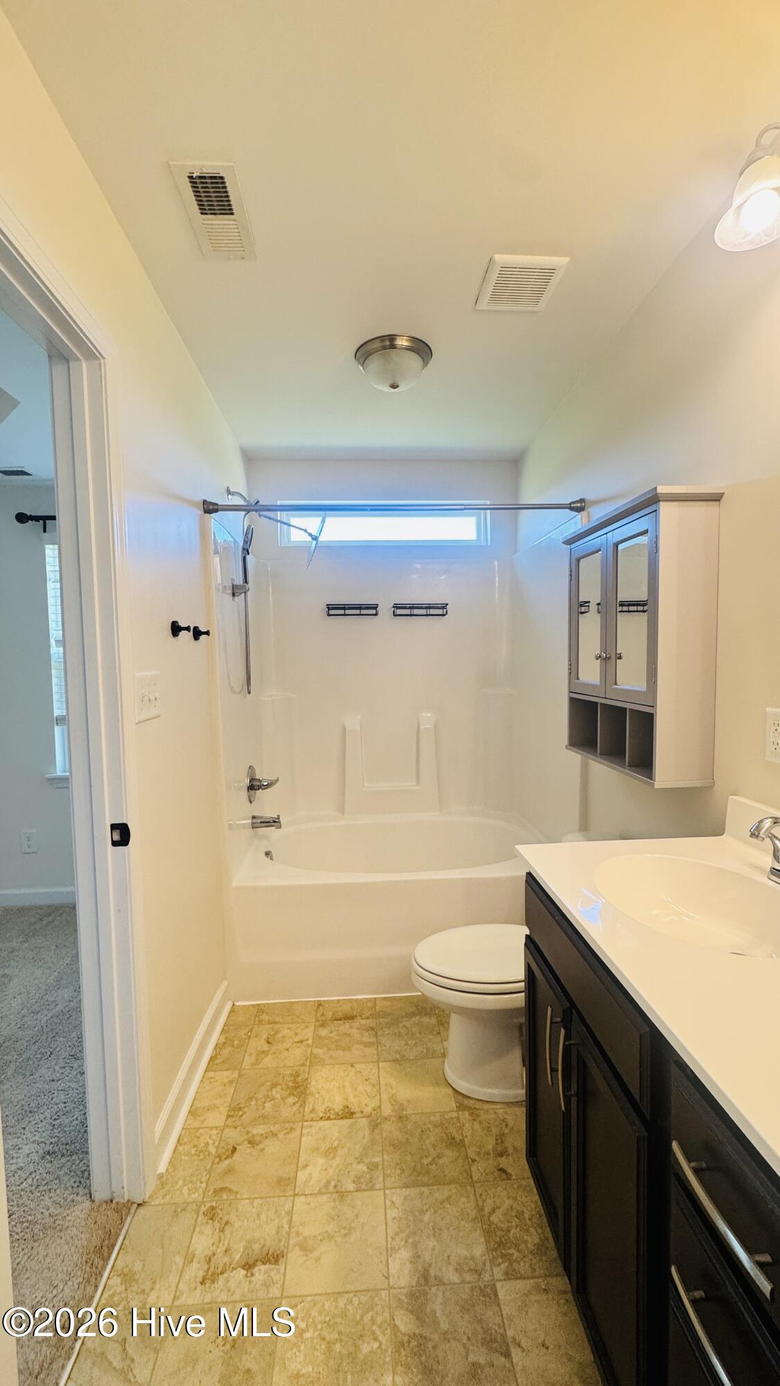 100563826 | Photo 10