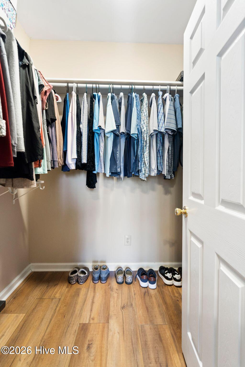 100554284 | Photo 25