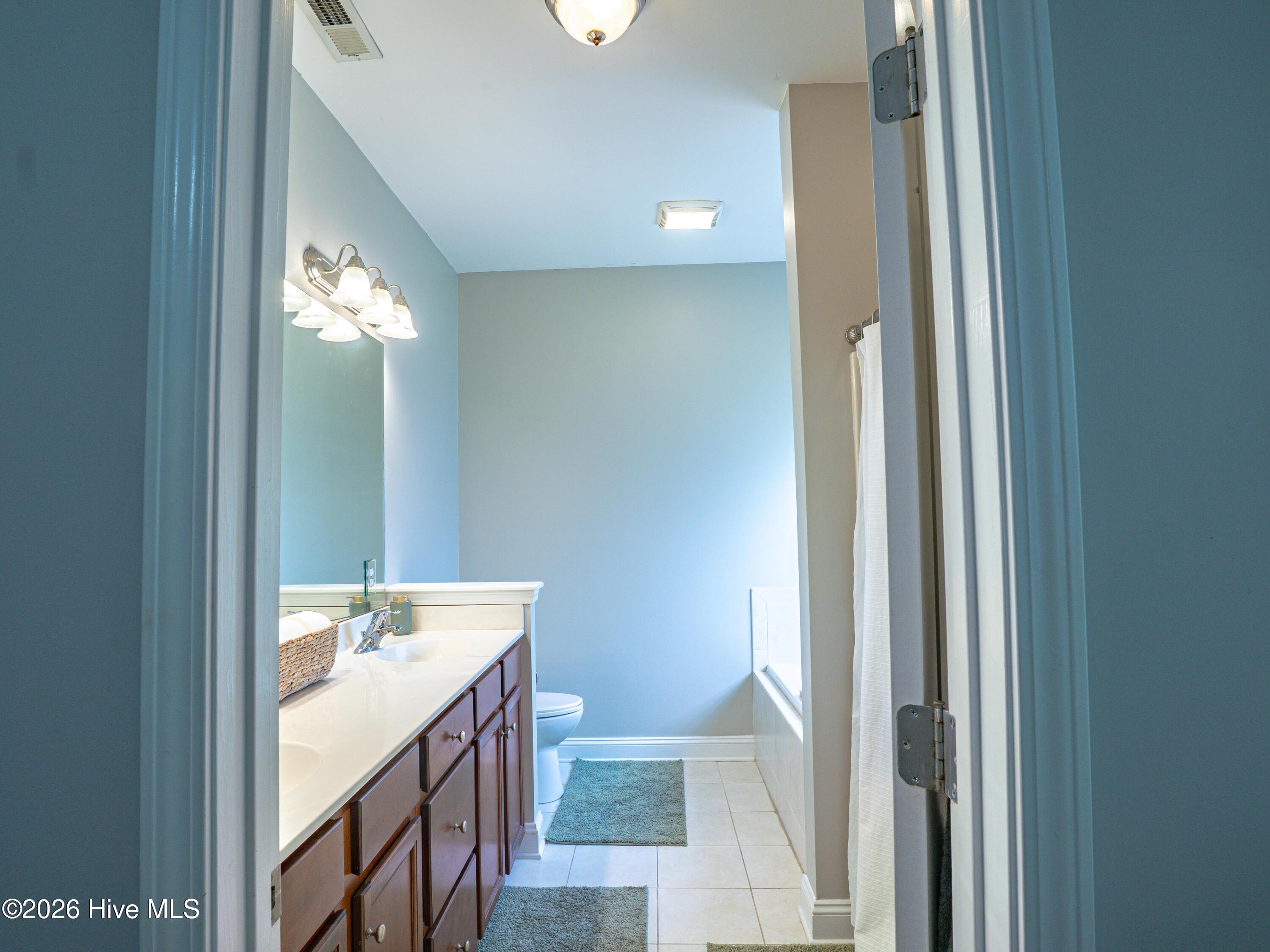 234 Emerald Ridge Road, Jacksonville, NC 28546 – photo 20: C5M01841-HDR