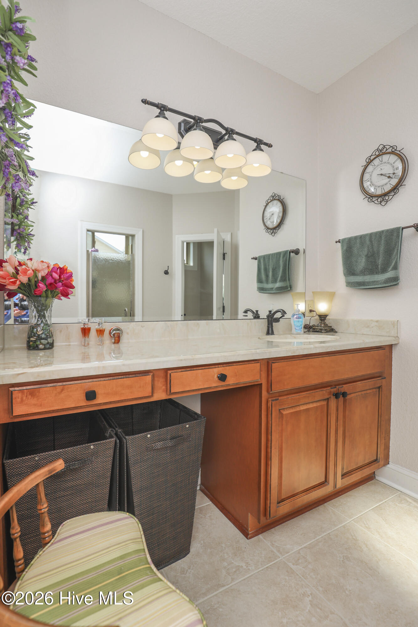 100564942 | Photo 85