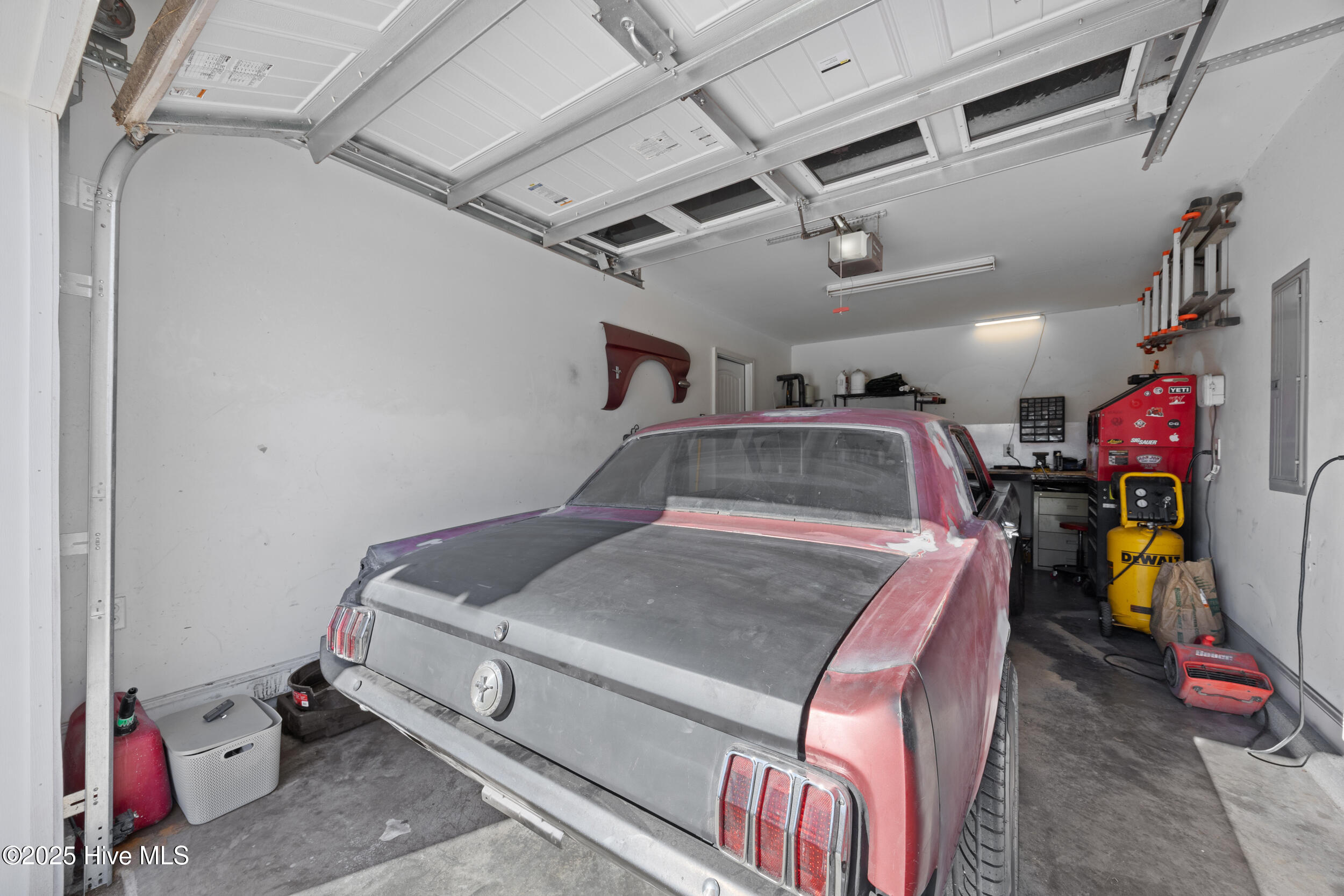 100545766 | Photo 29