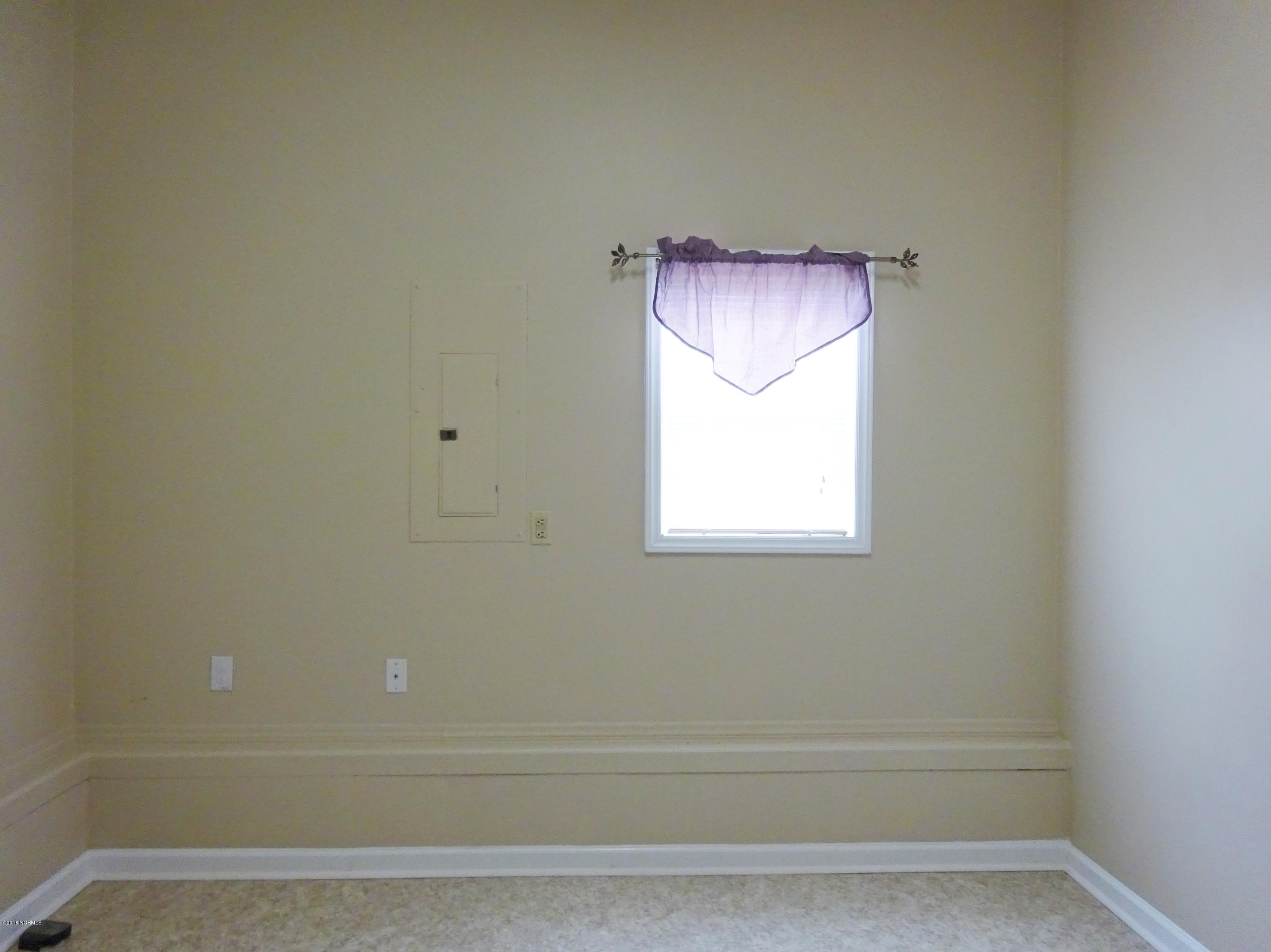 100555136 | Photo 24