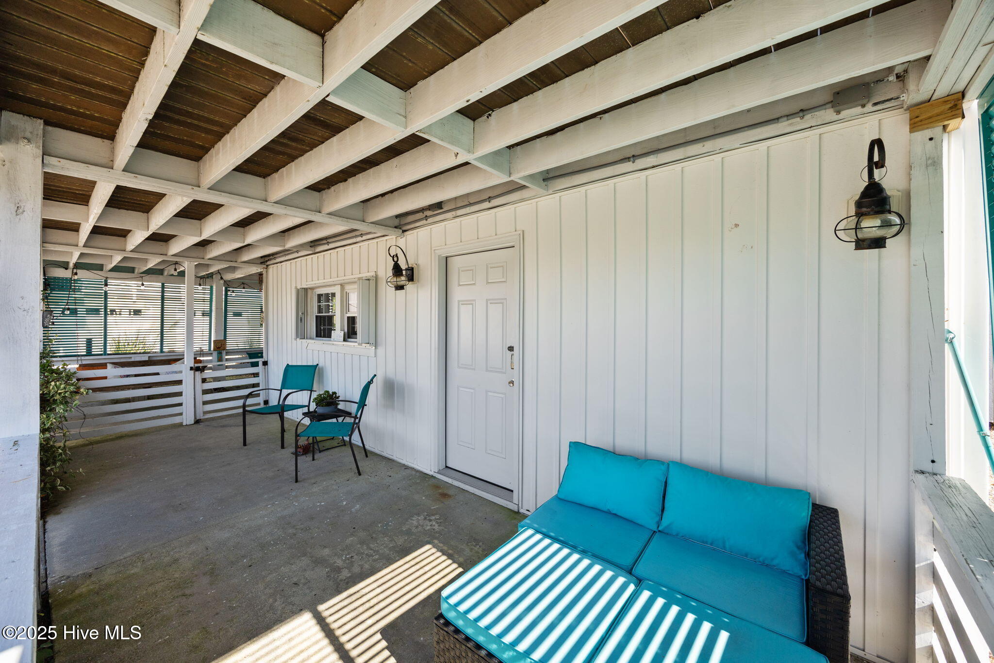 100532848 | Photo 28