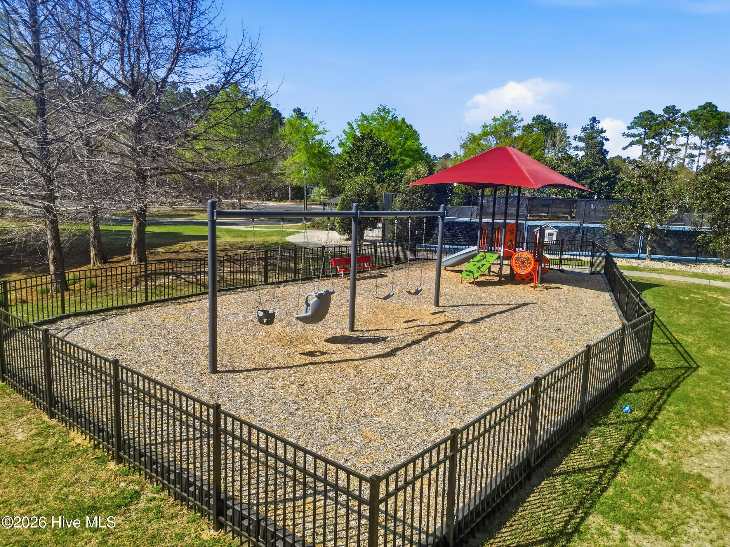 100563980 | Photo 84