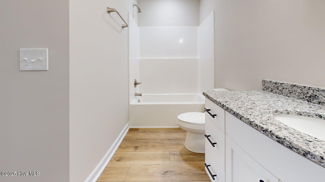 100542027 | Photo 49