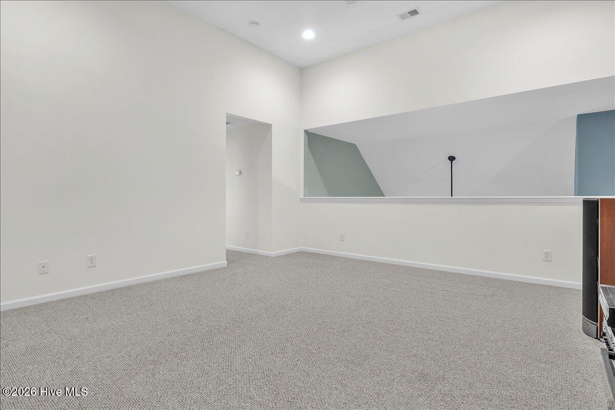 100566534 | Photo 52