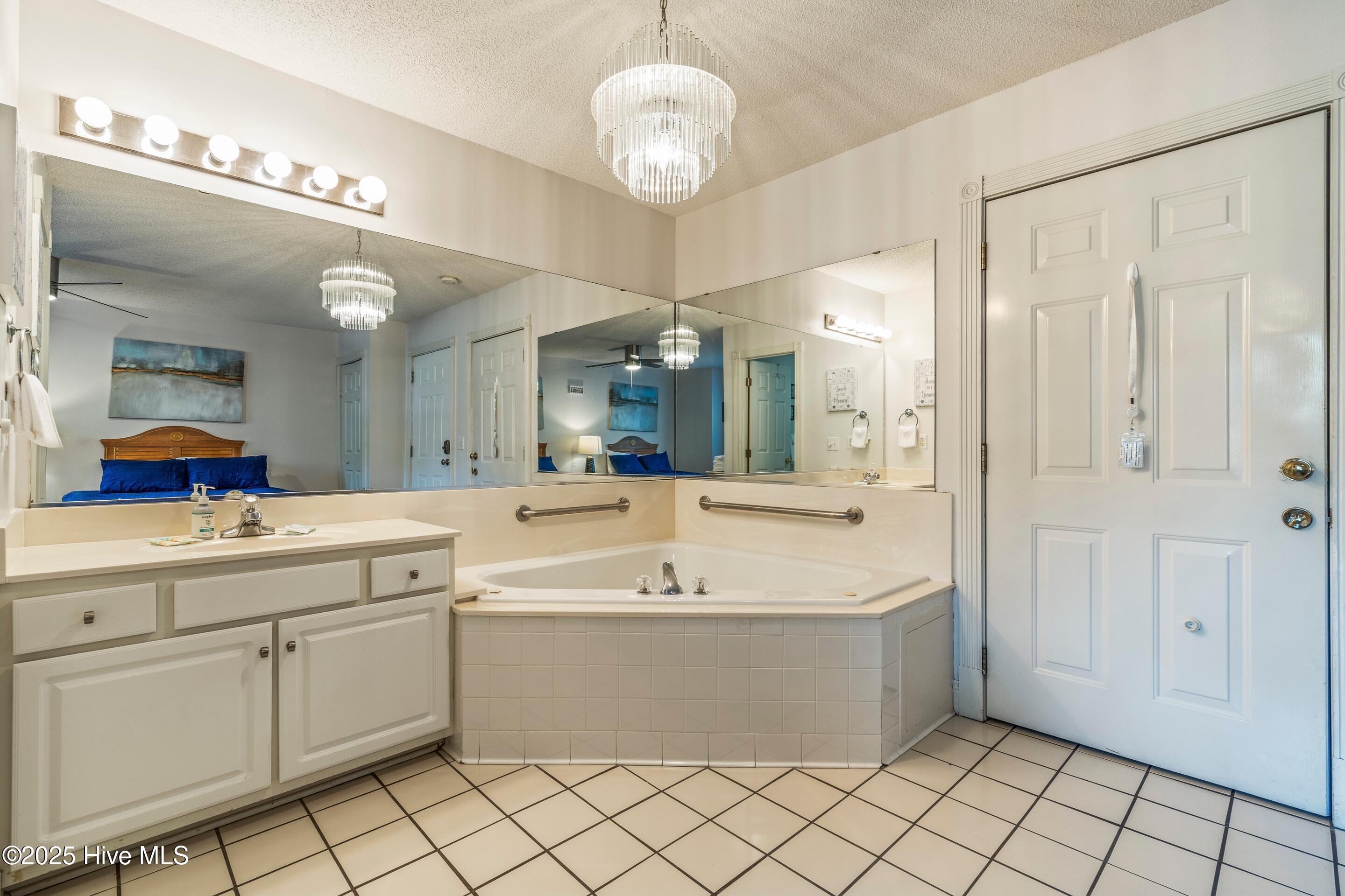 100546998 | Photo 36