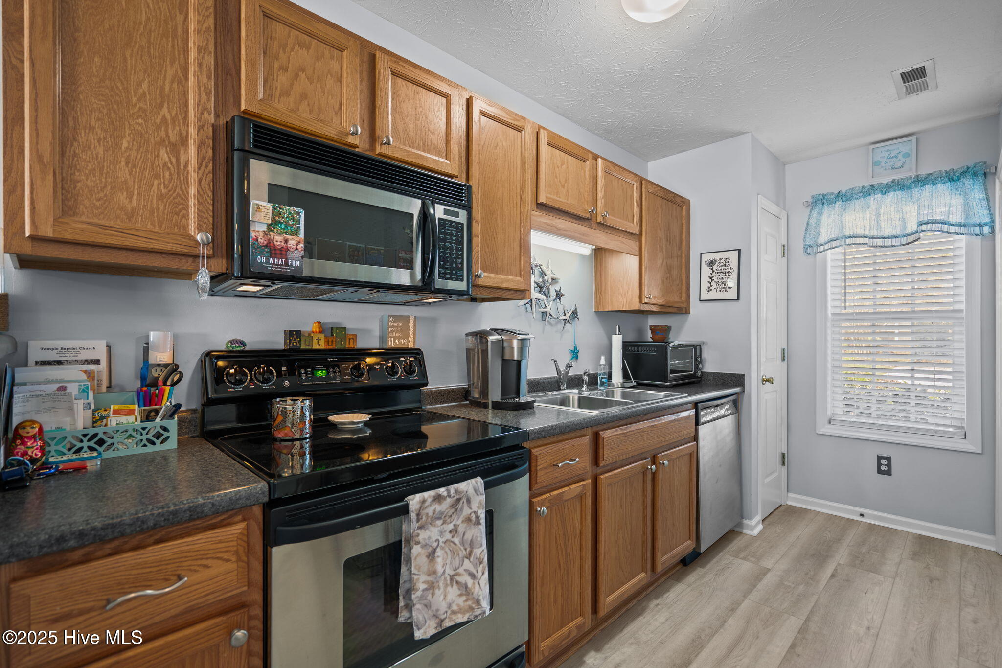 100537421 | Photo 19