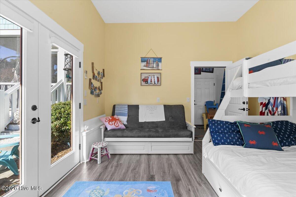 100547784 | Photo 44