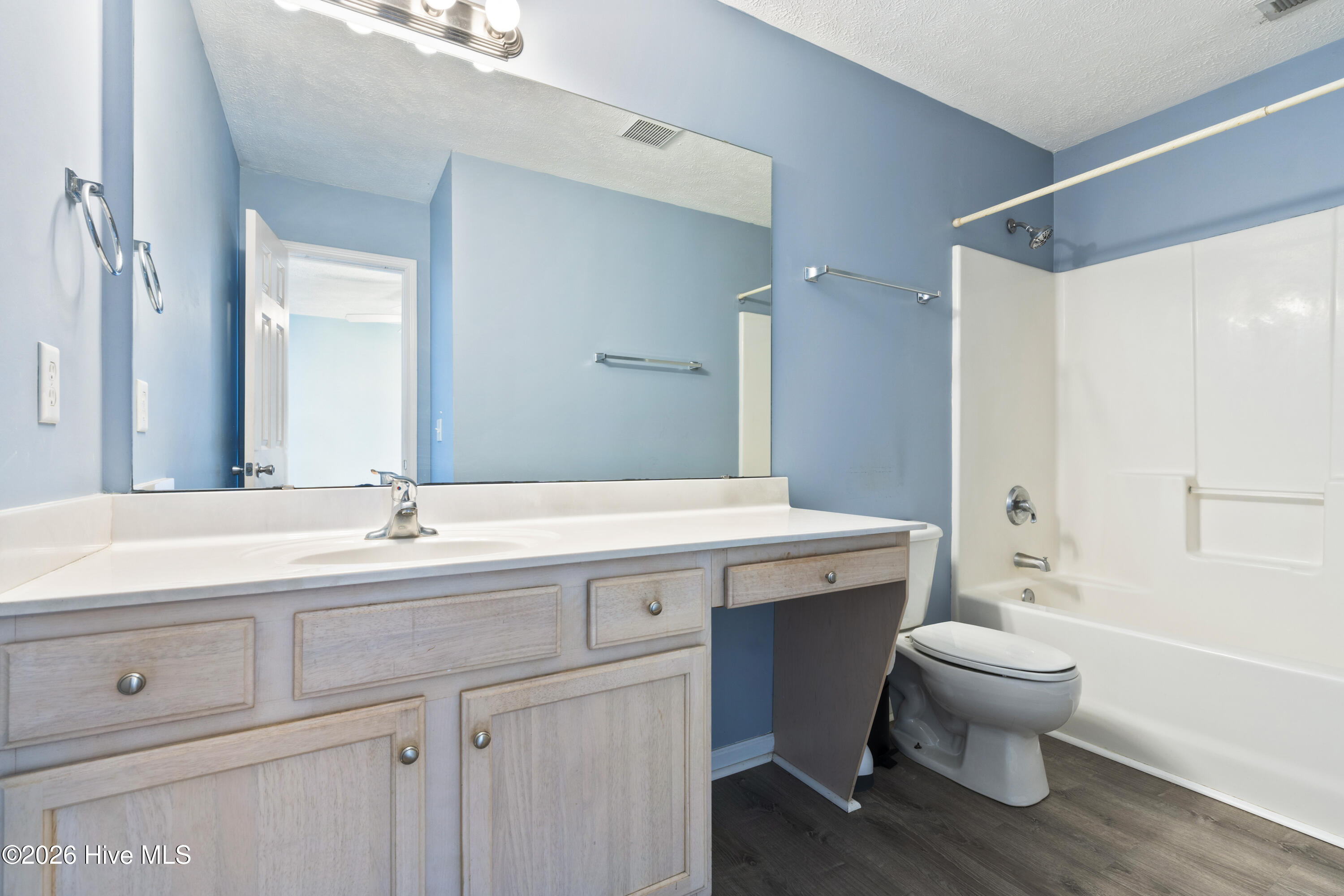 100554105 | Photo 20