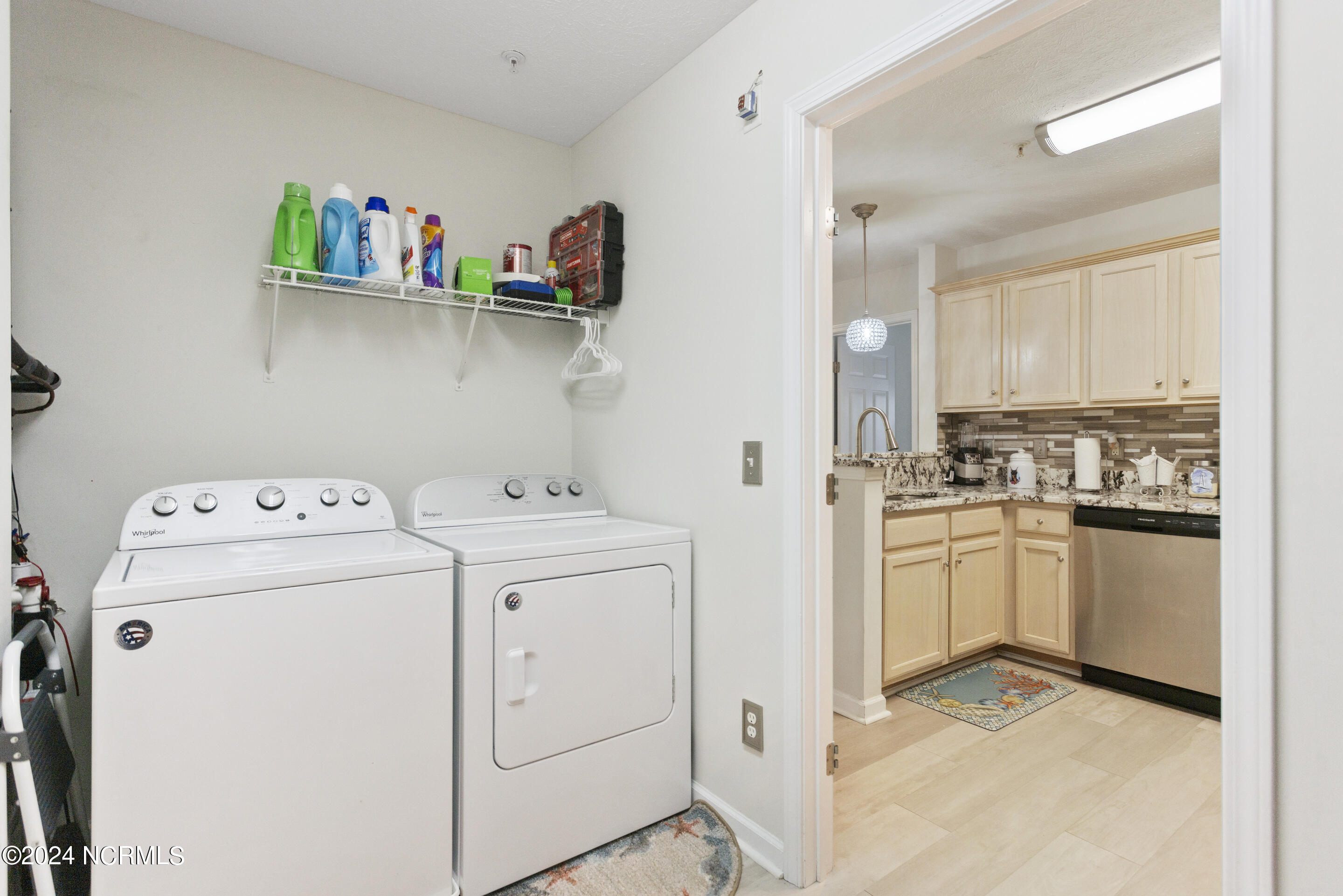 100529721 | Photo 23