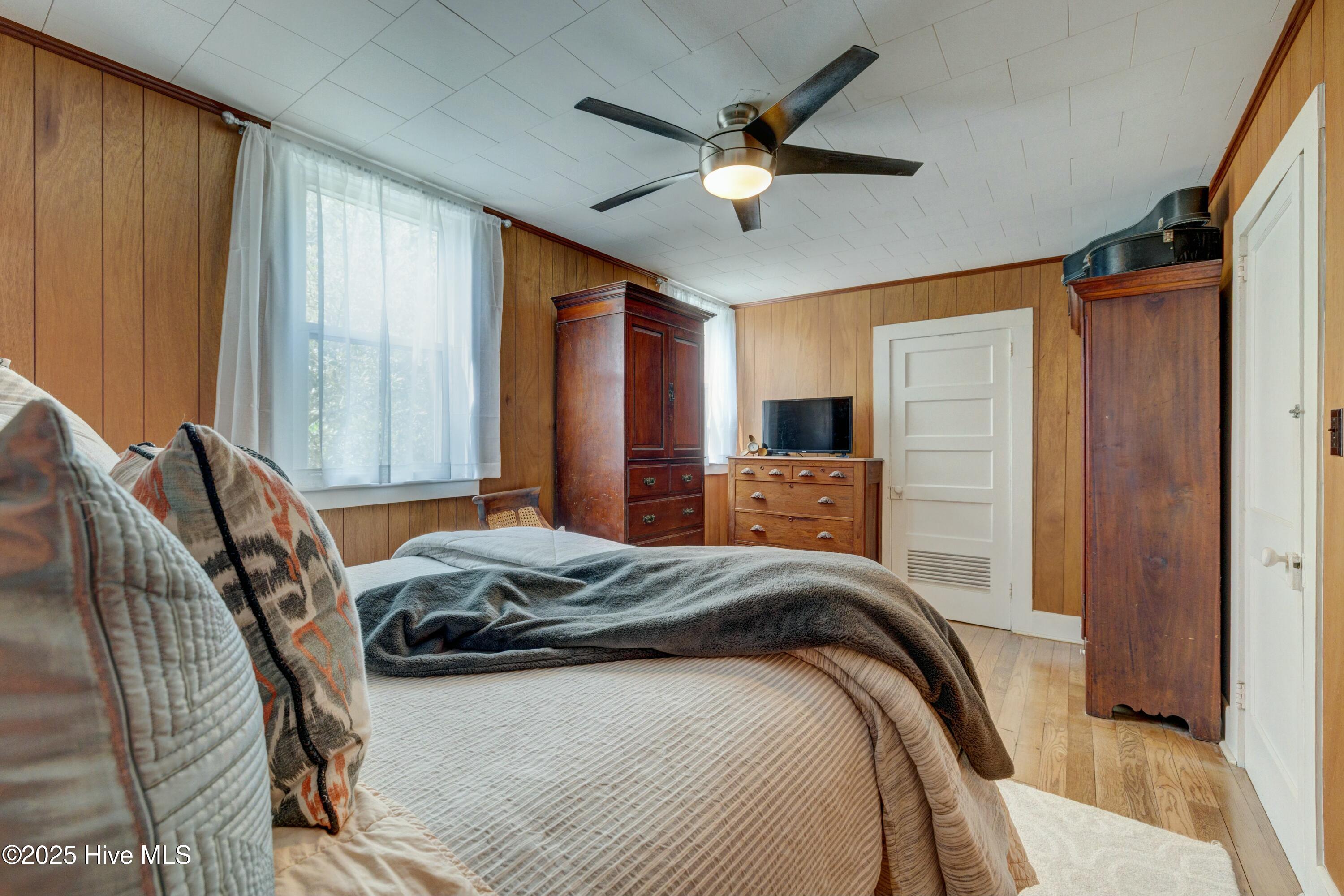 100501642 | Photo 22