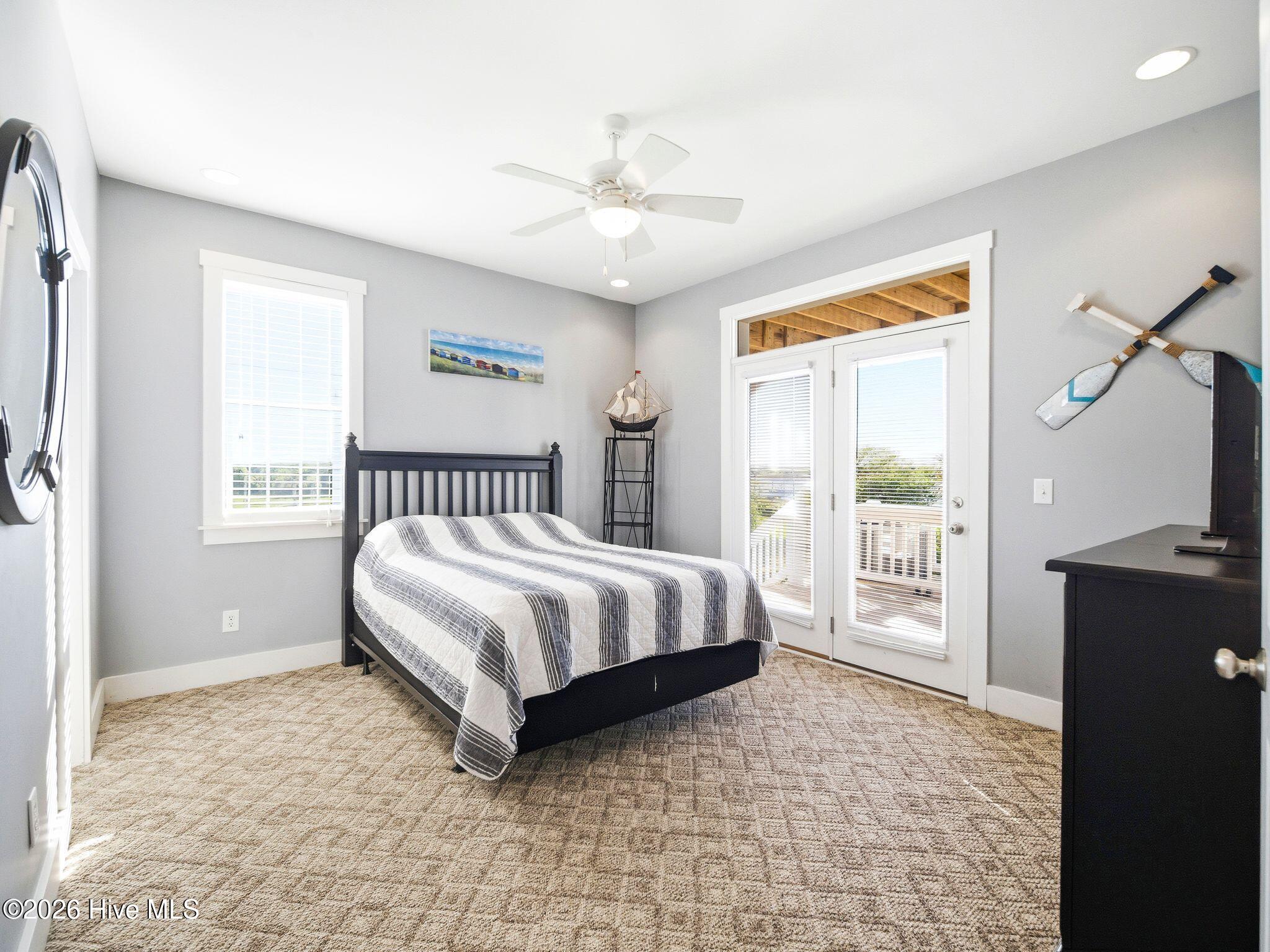 100569349 | Photo 40