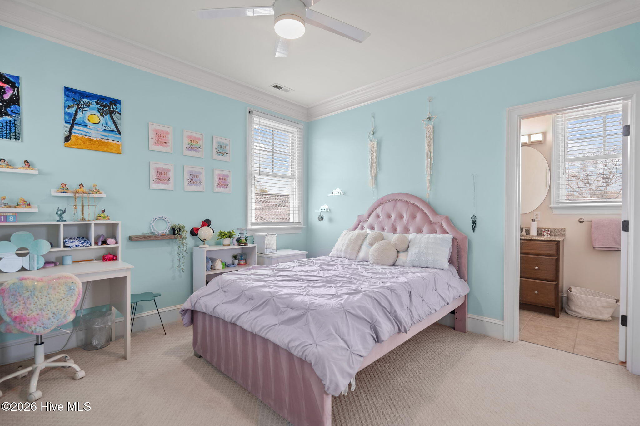 100561937 | Photo 46