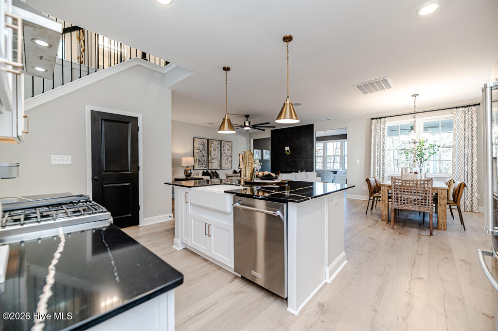 100538583 | Photo 10