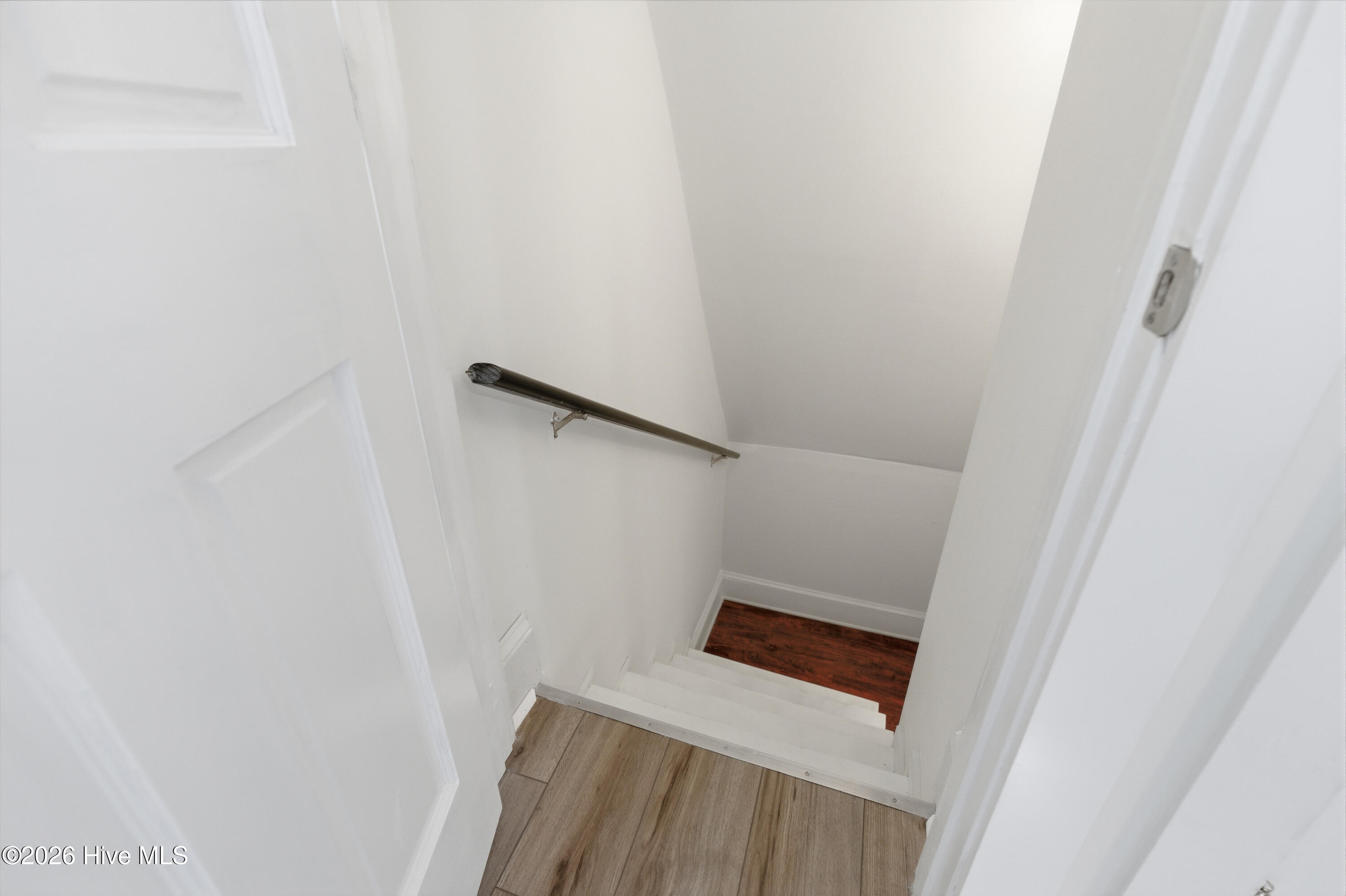 100565818 | Photo 31