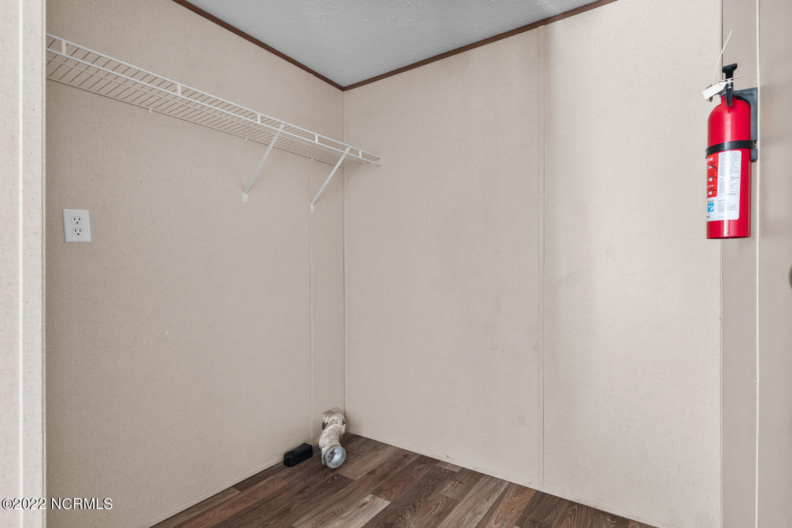 100586956 | Photo 13