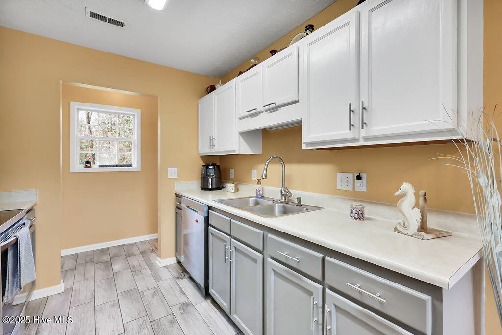 100543761 | Photo 10