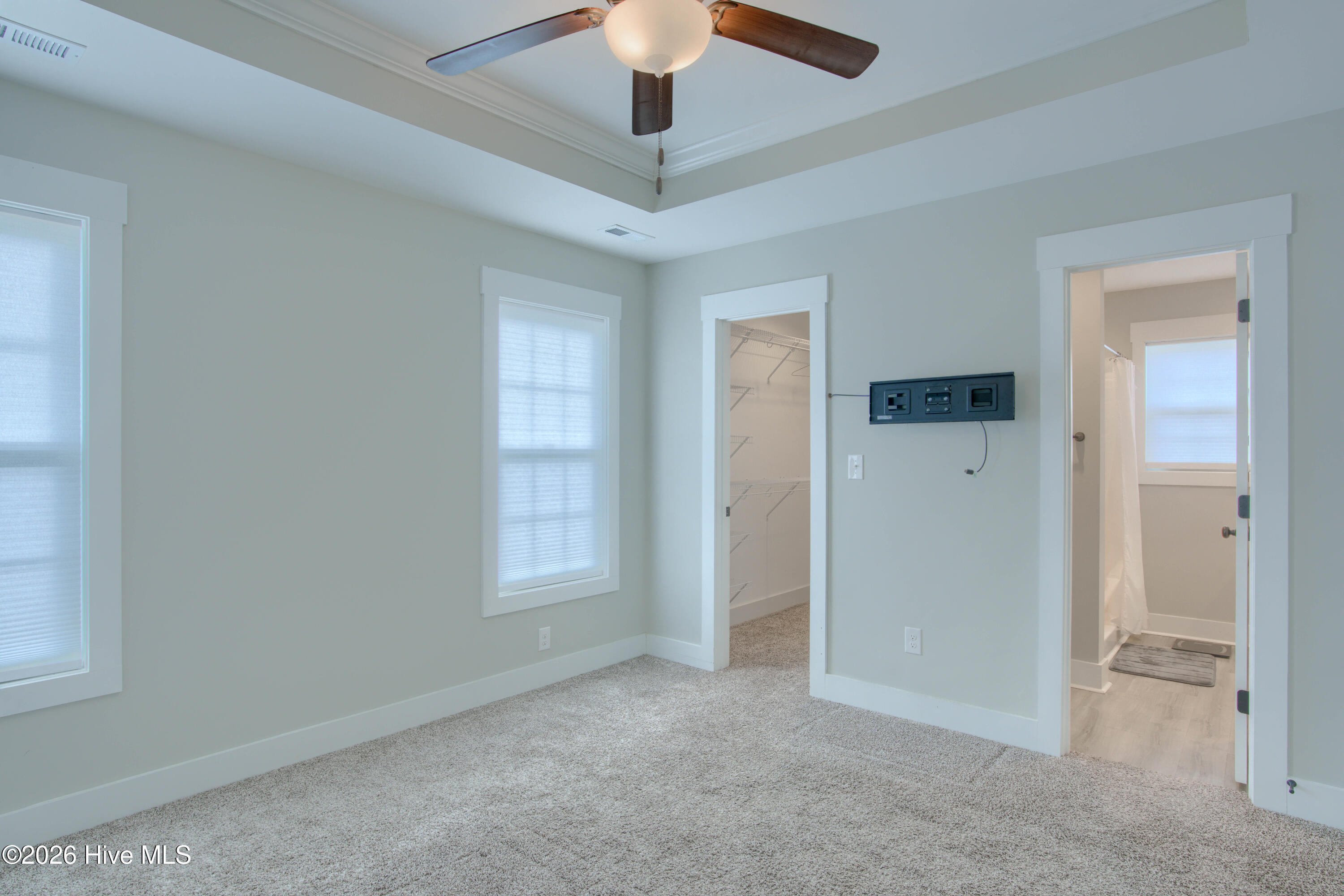 100559443 | Photo 18