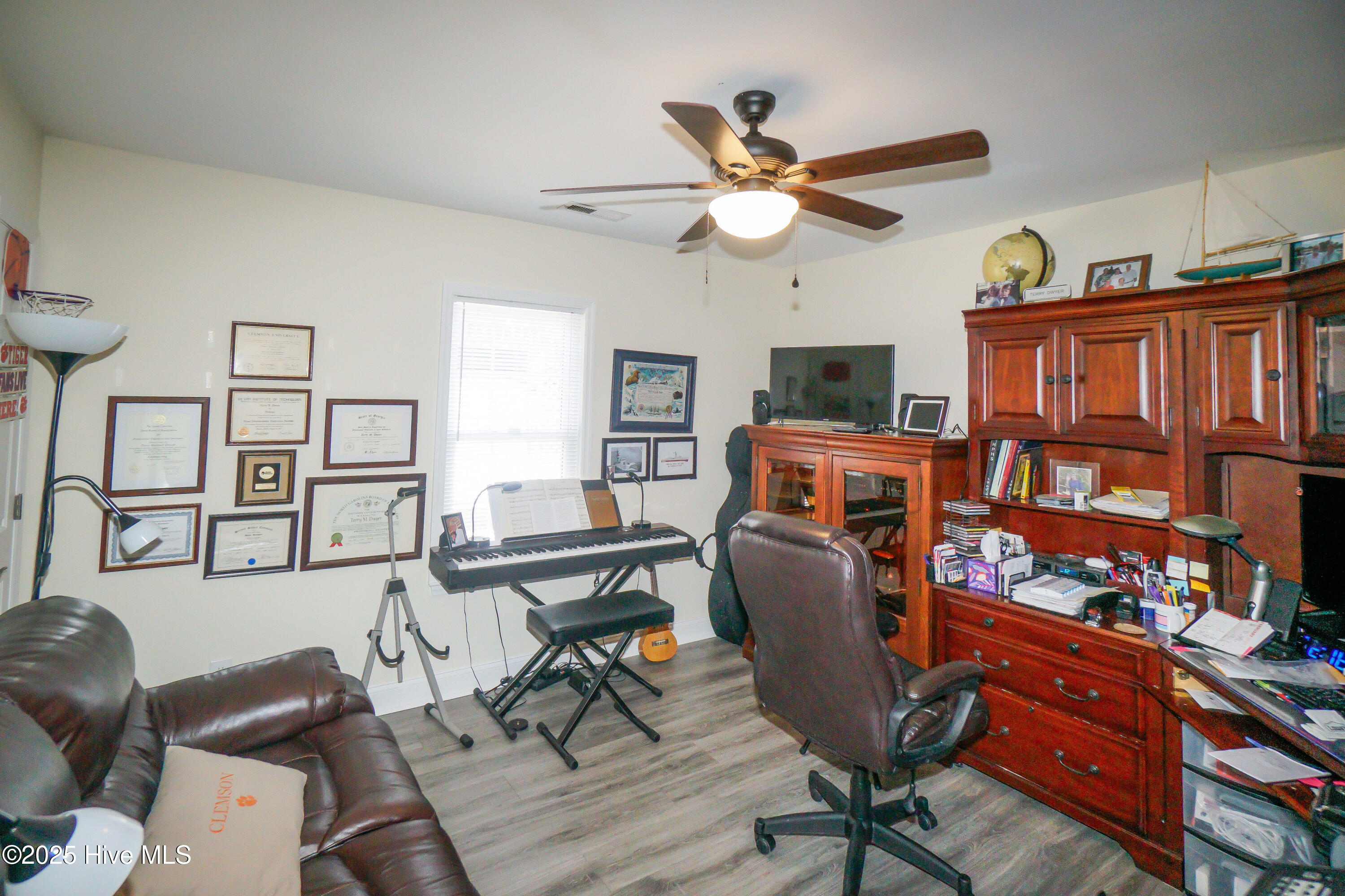 100559254 | Photo 21