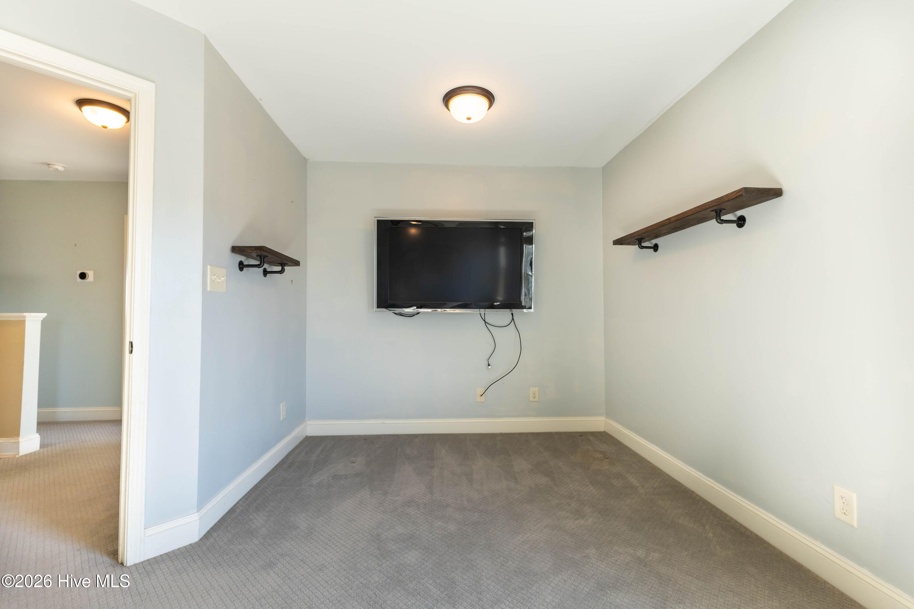 100542008 | Photo 18