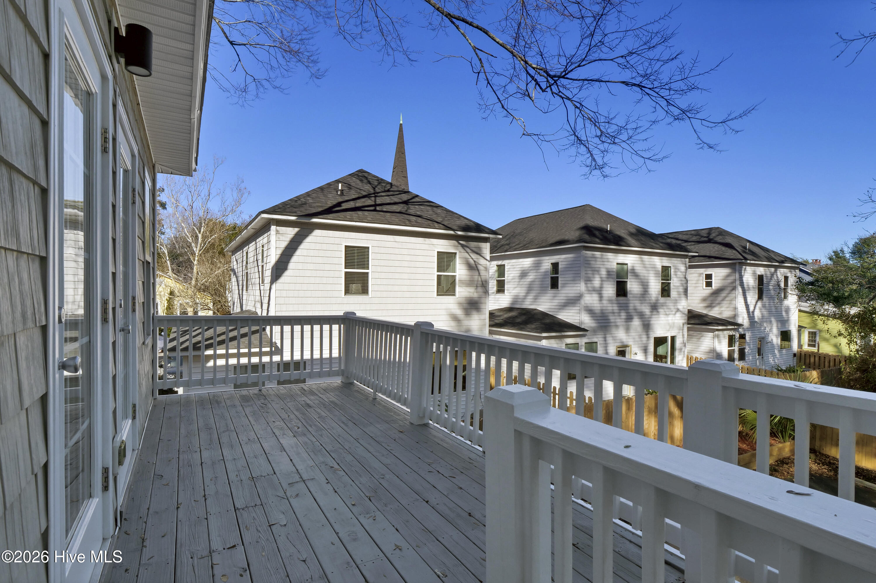 100563177 | Photo 30