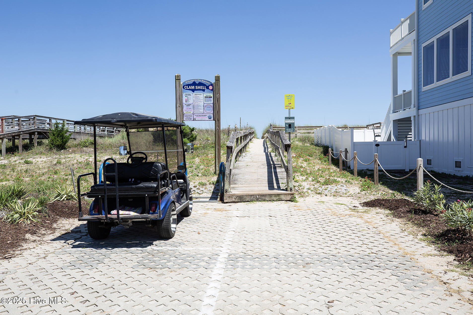 100557922 | Photo 38