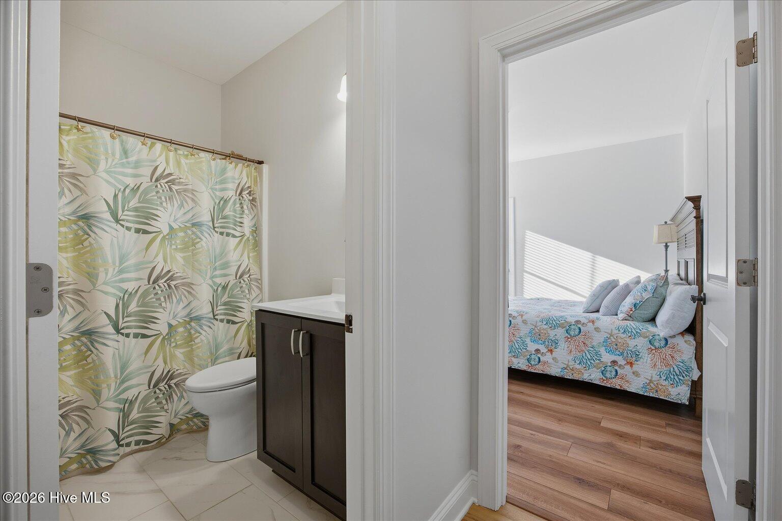 100550413 | Photo 42