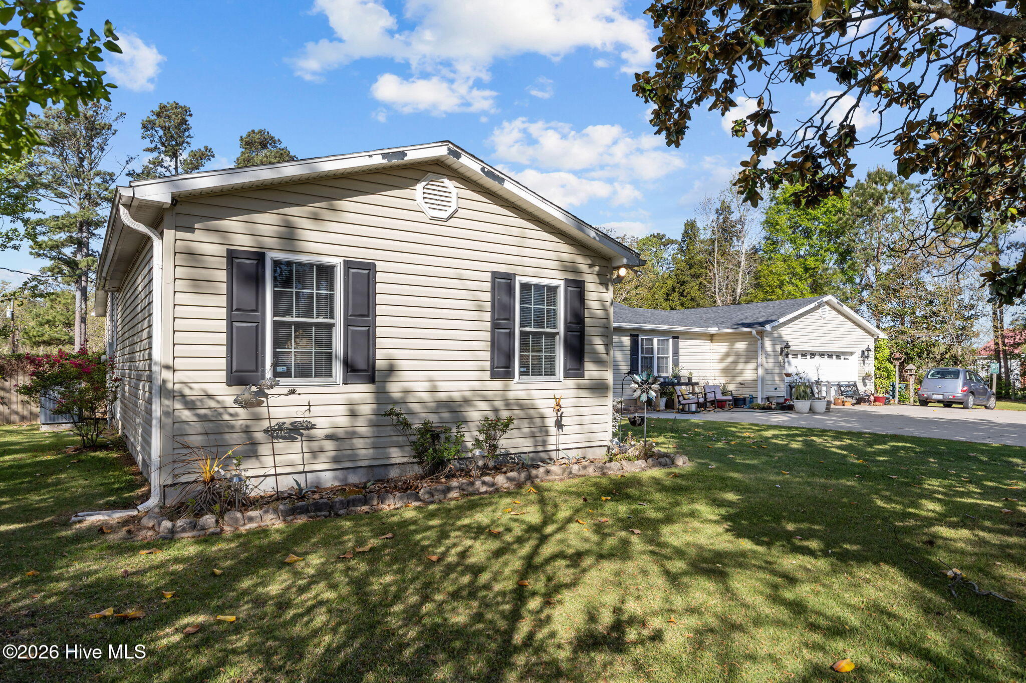 100566121 | Photo 16