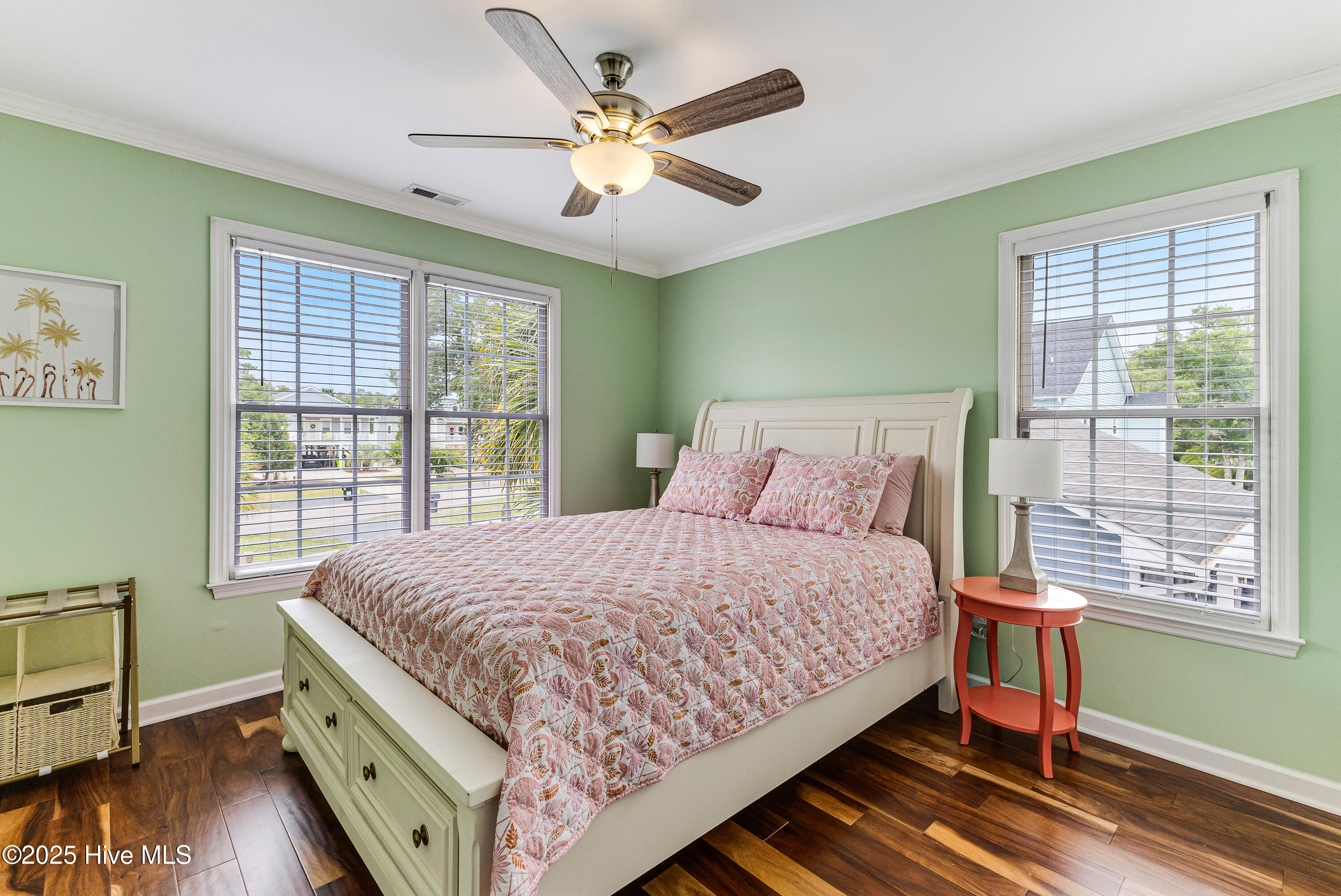 100523594 | Photo 23