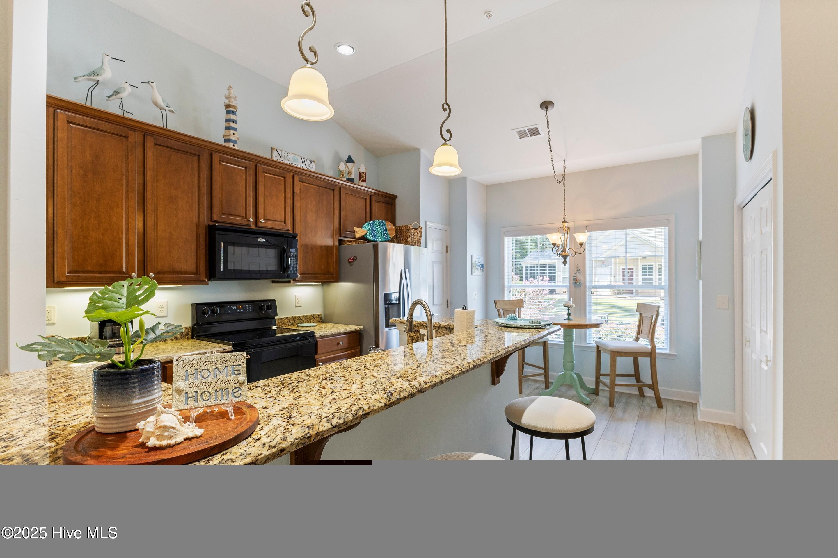 100528231 | Photo 16