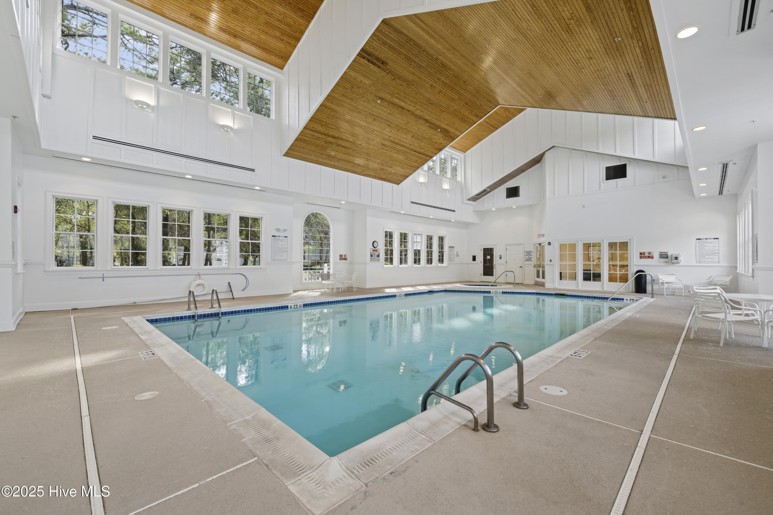 100493964 | Photo 30