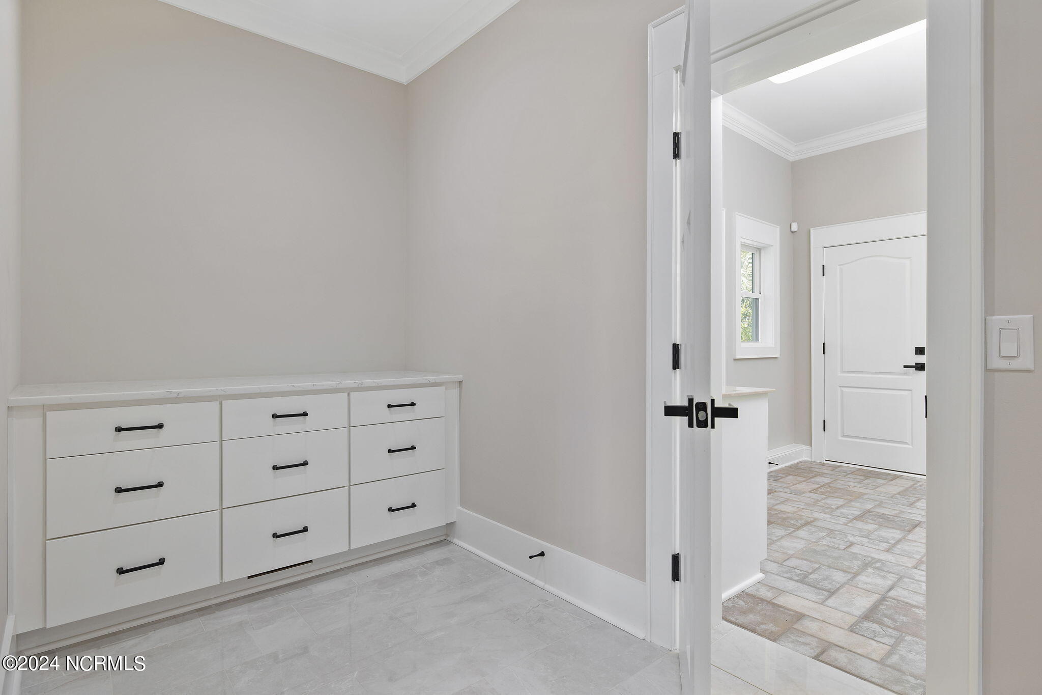 100453856 | Photo 22